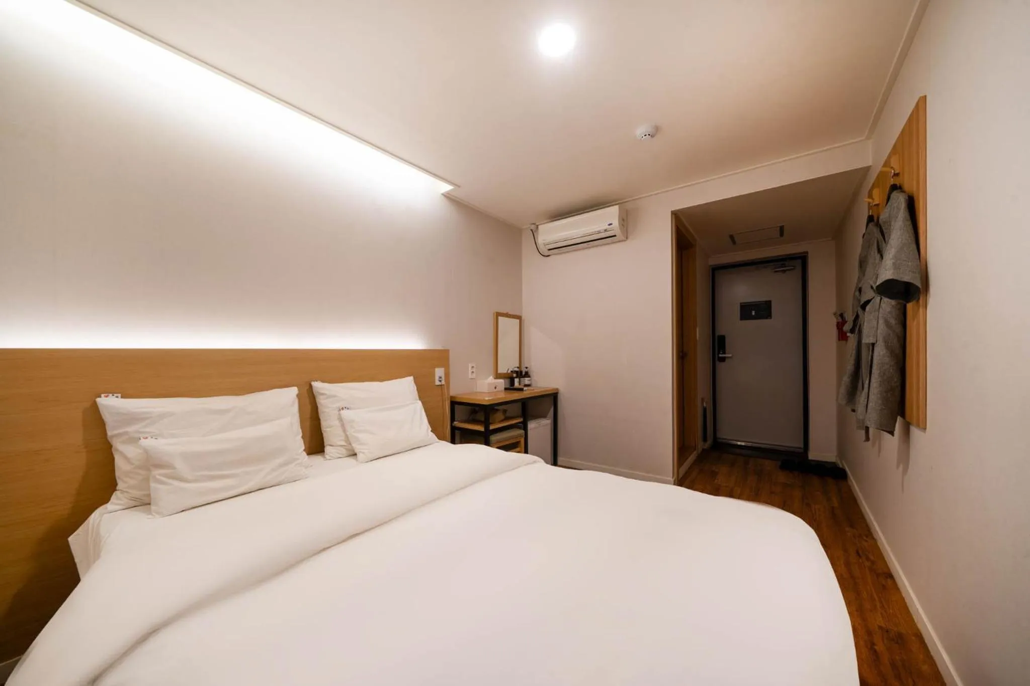 Bed in Haeundae Dongbeck Hotel