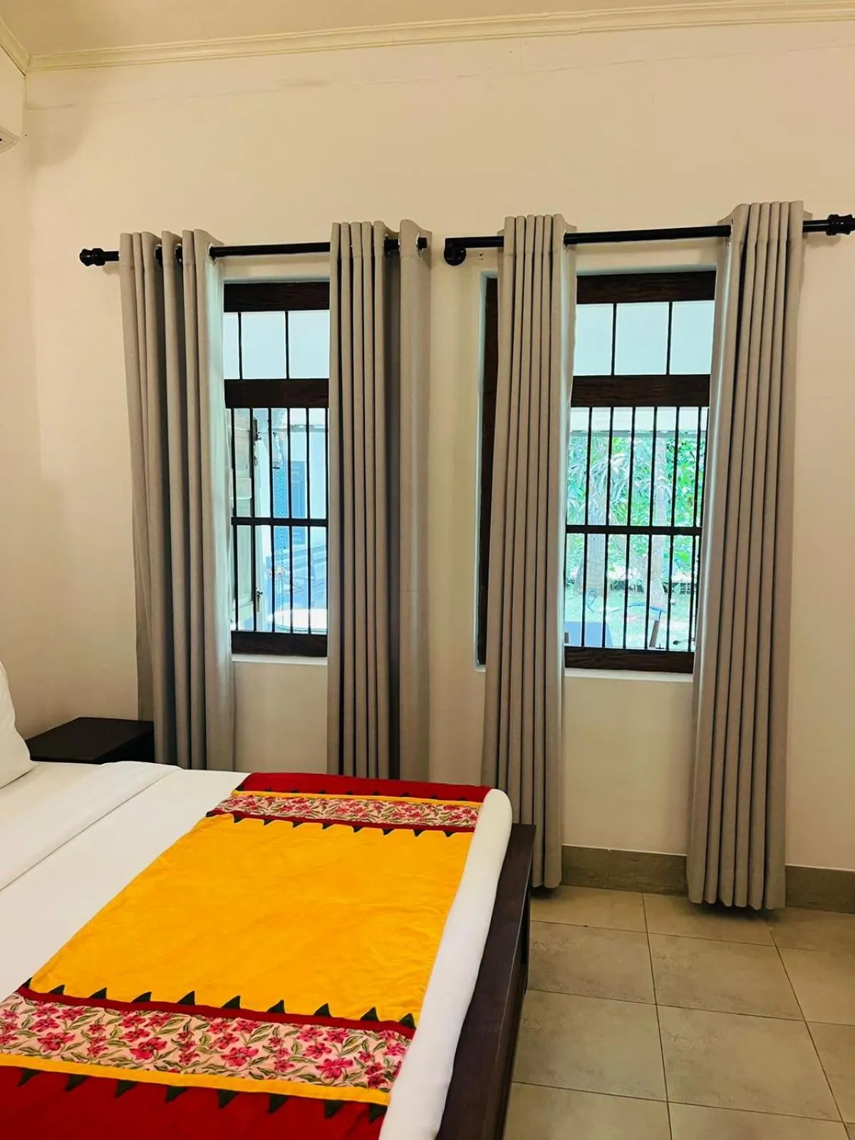 Bed in Esperanza Beach Mawella