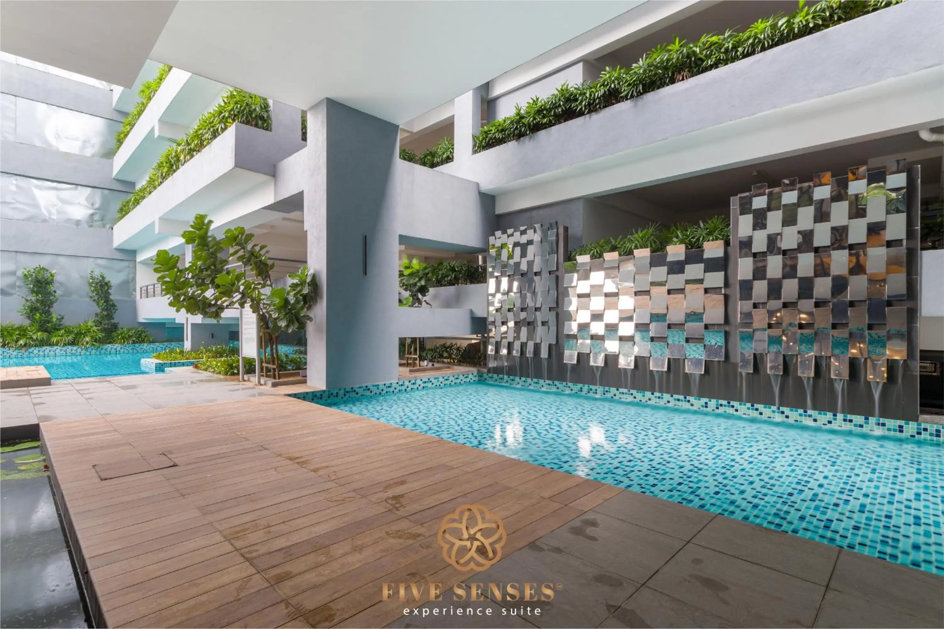Swimming pool in Neu Suites Residence Kuala Lumpur, Roam