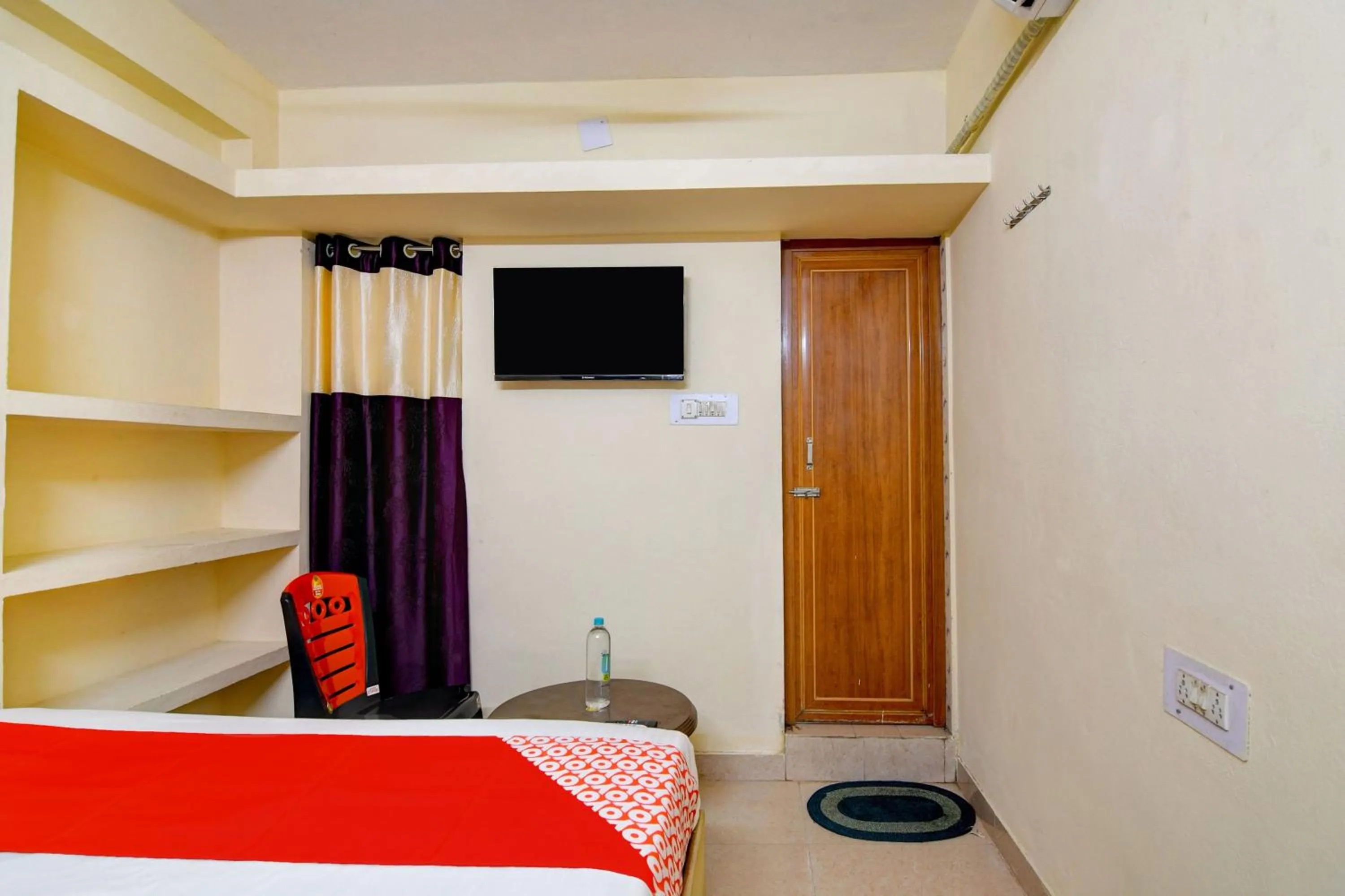 Bedroom, Bed in Hotel O Welcome Stay Guest House