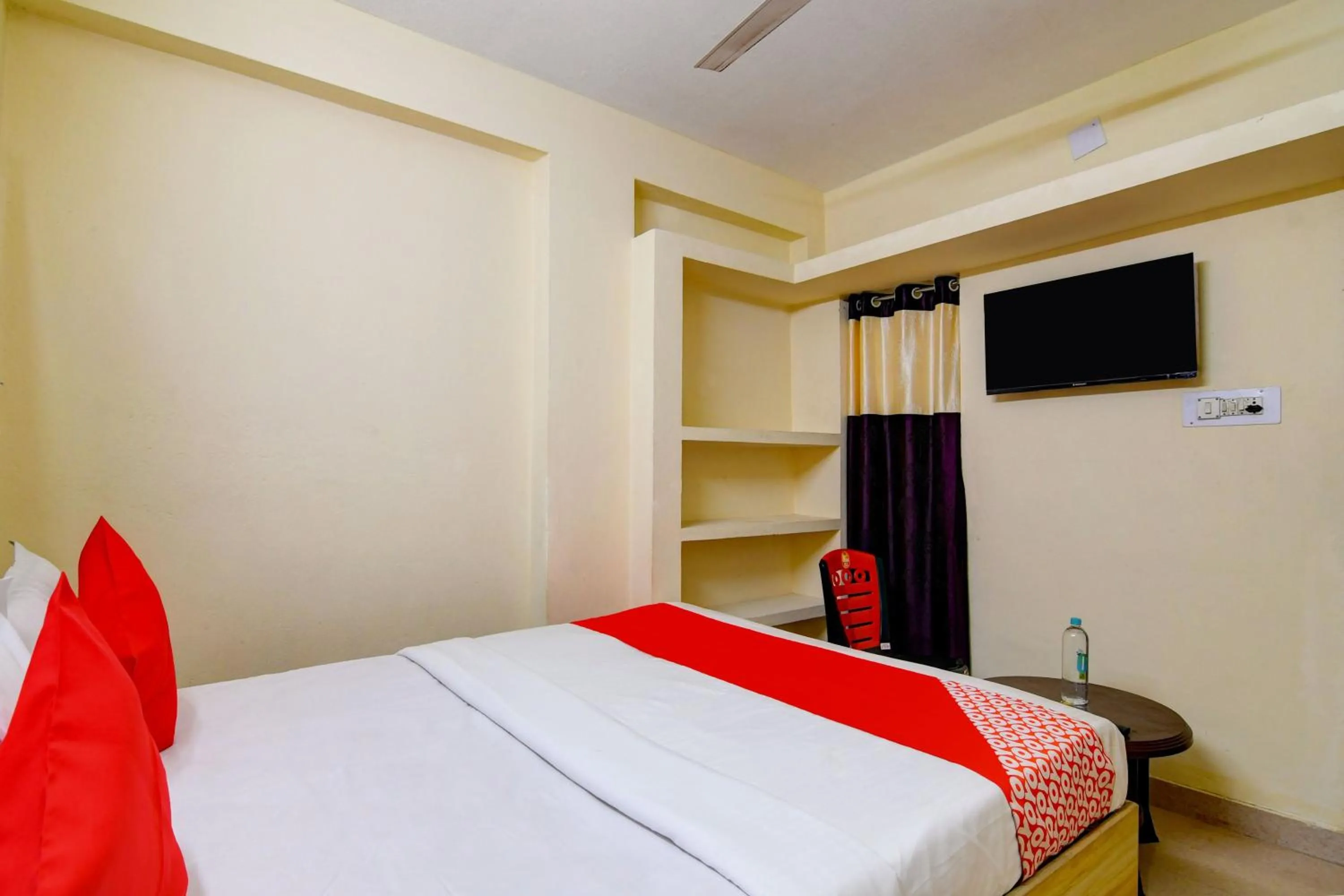 Bedroom, Bed in Hotel O Welcome Stay Guest House