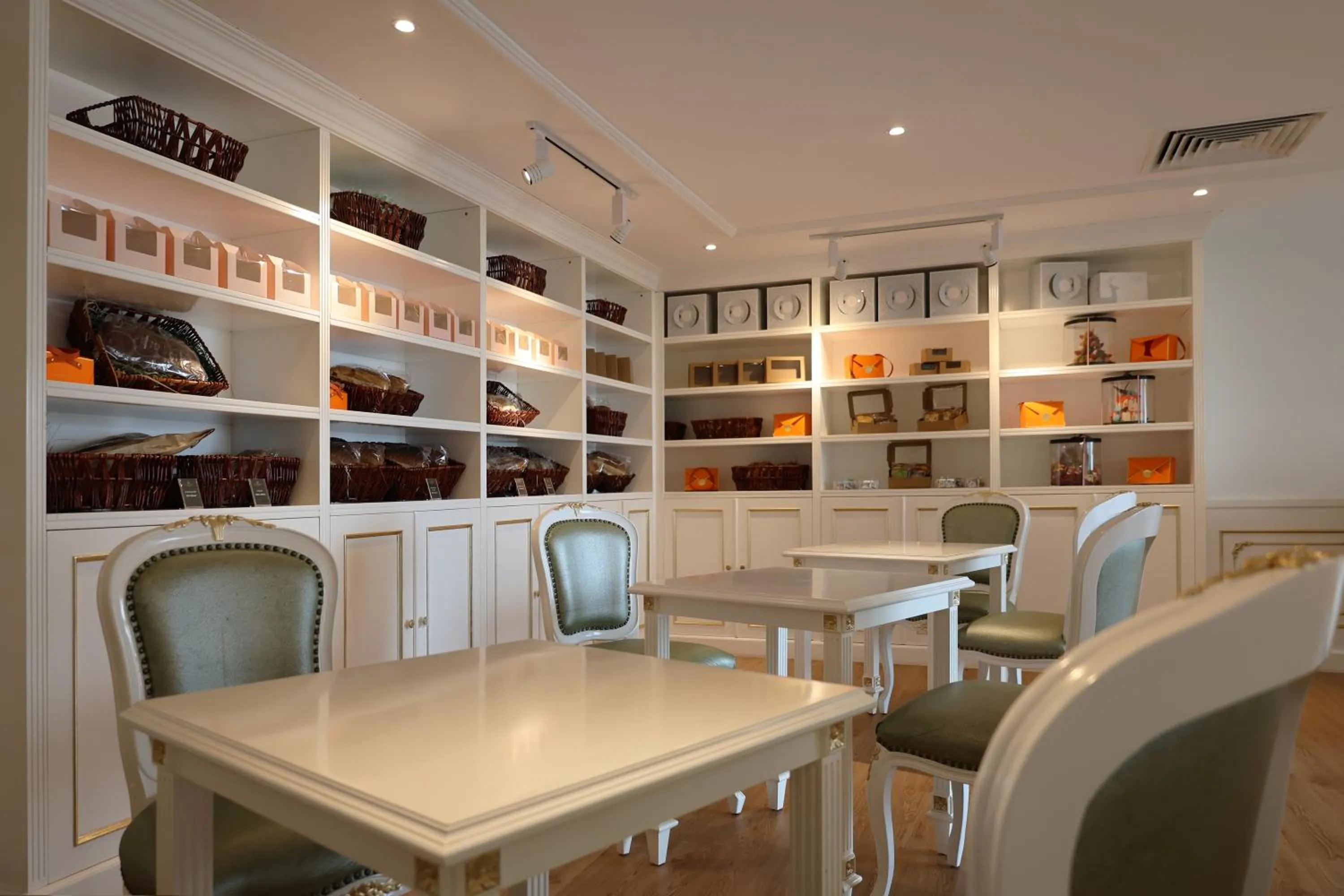 On-site shops in Damai Lagoon Resort