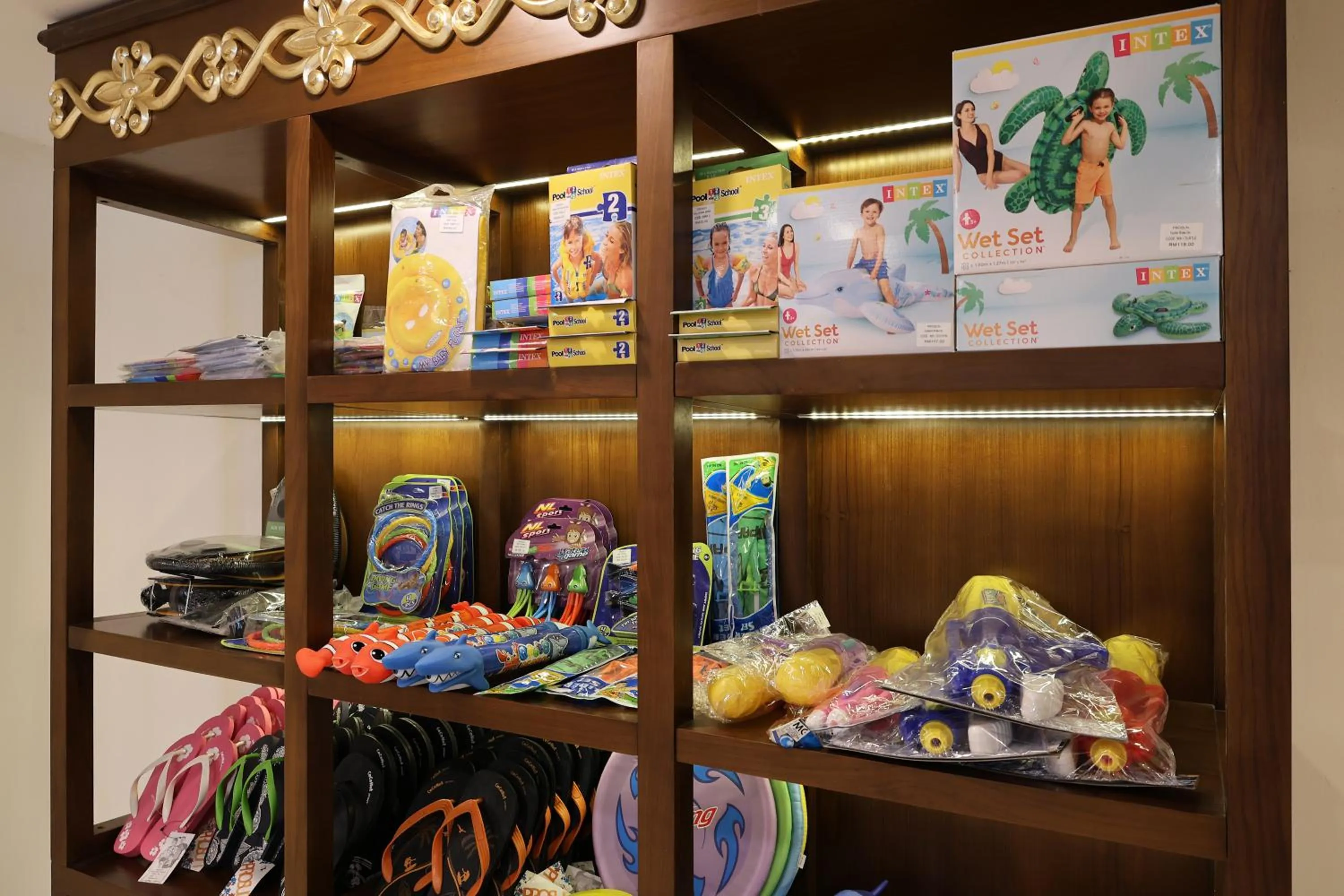 On-site shops in Damai Lagoon Resort
