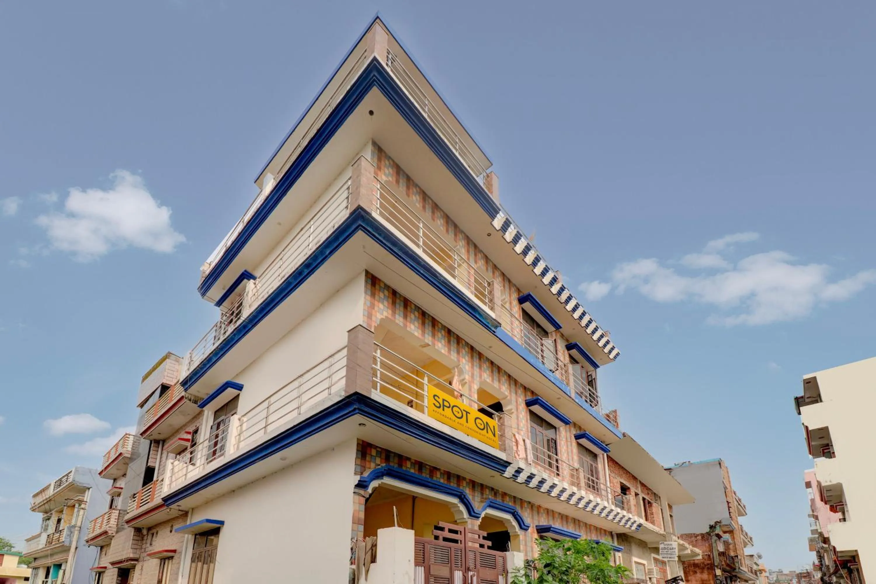 Facade/entrance in Hotel O Chaudhary Guest House