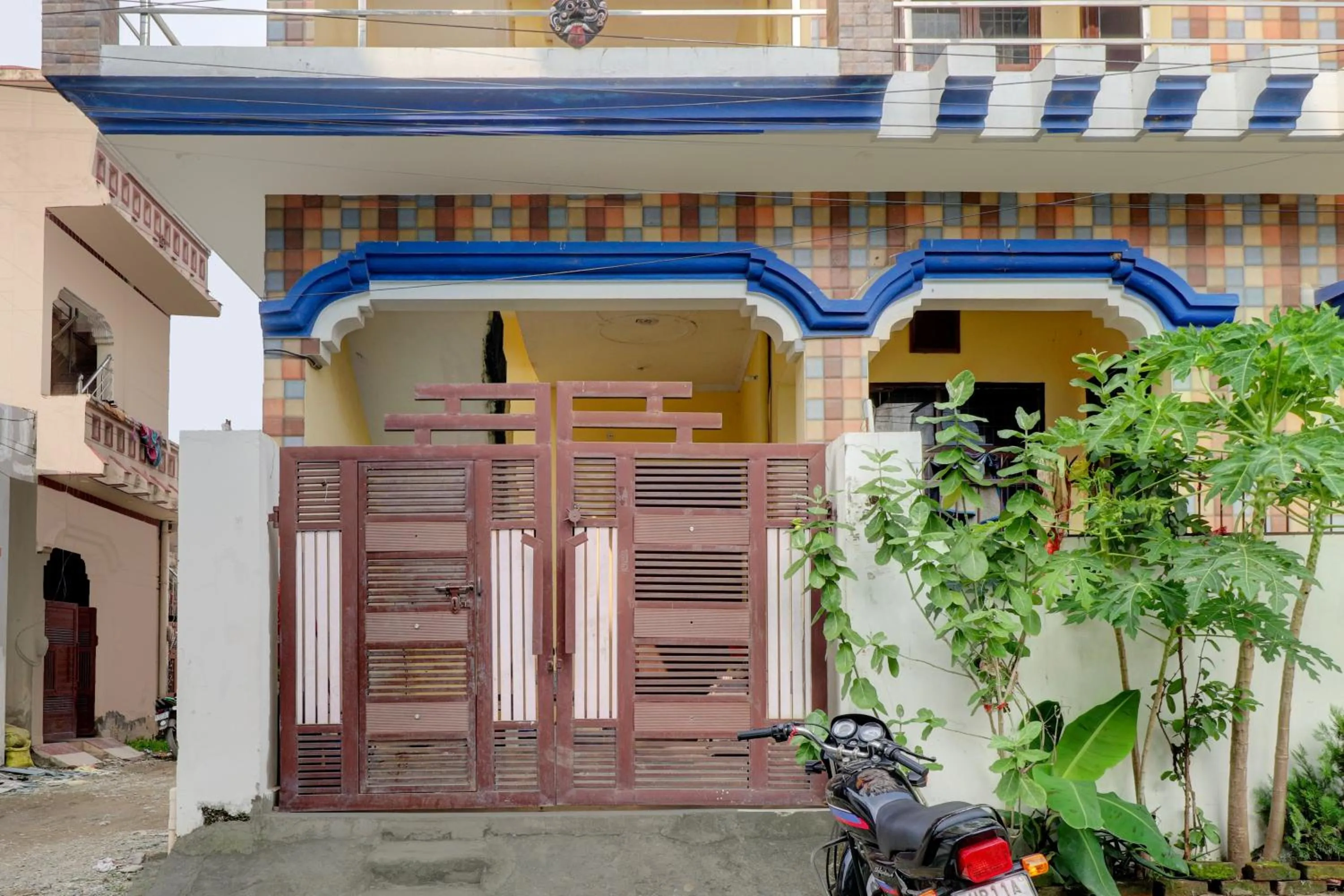 Facade/entrance in Hotel O Chaudhary Guest House