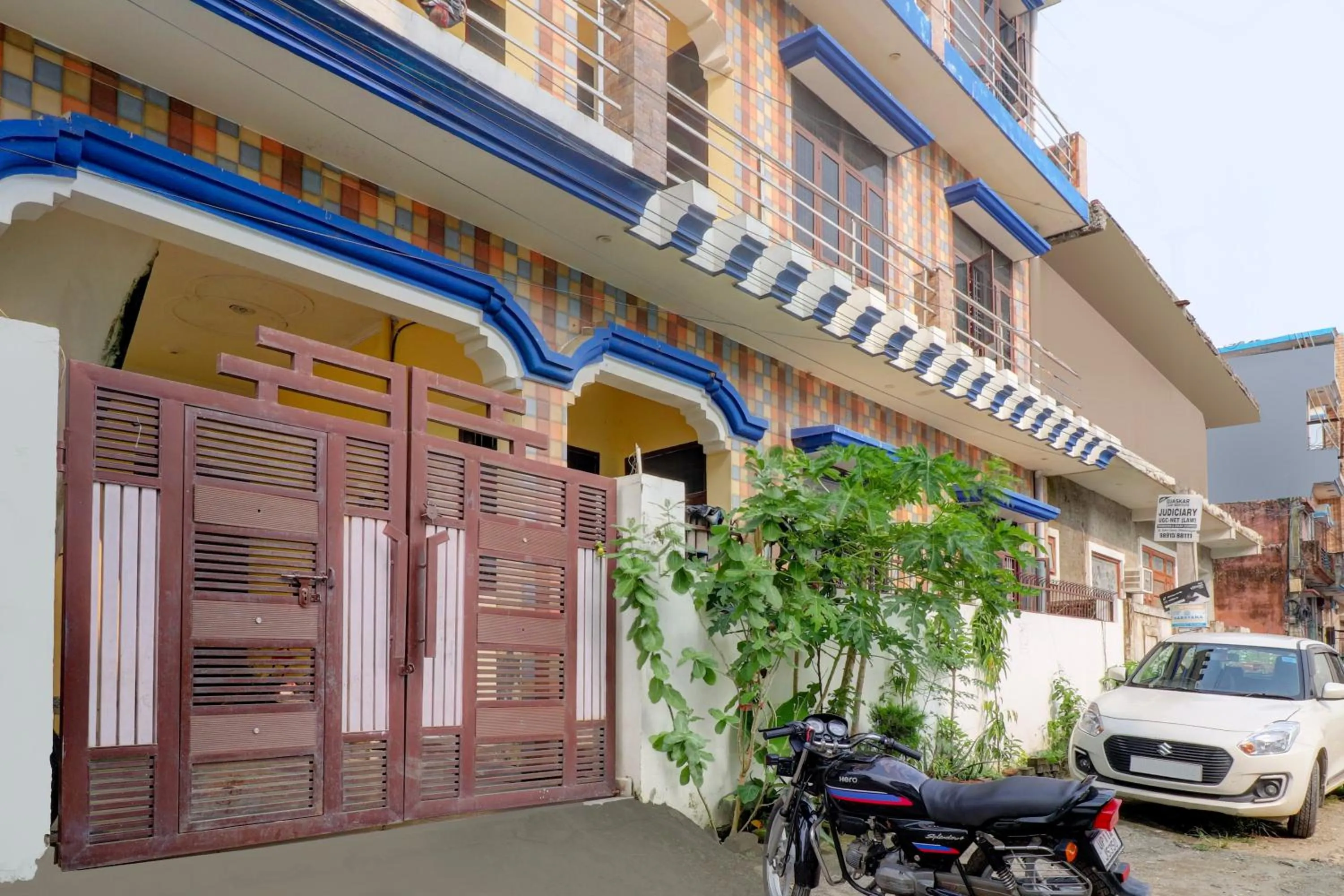 Facade/entrance in Hotel O Chaudhary Guest House