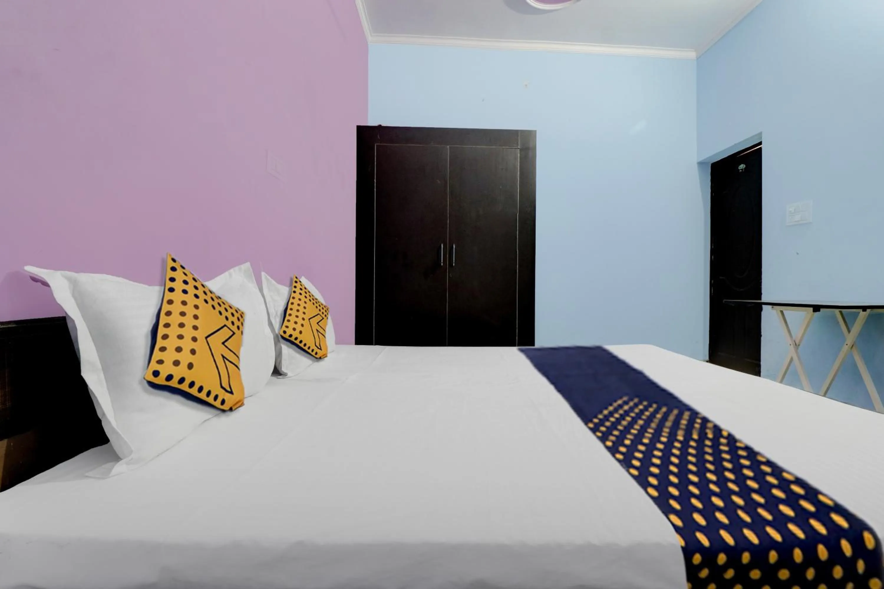 Bedroom in Hotel O Chaudhary Guest House