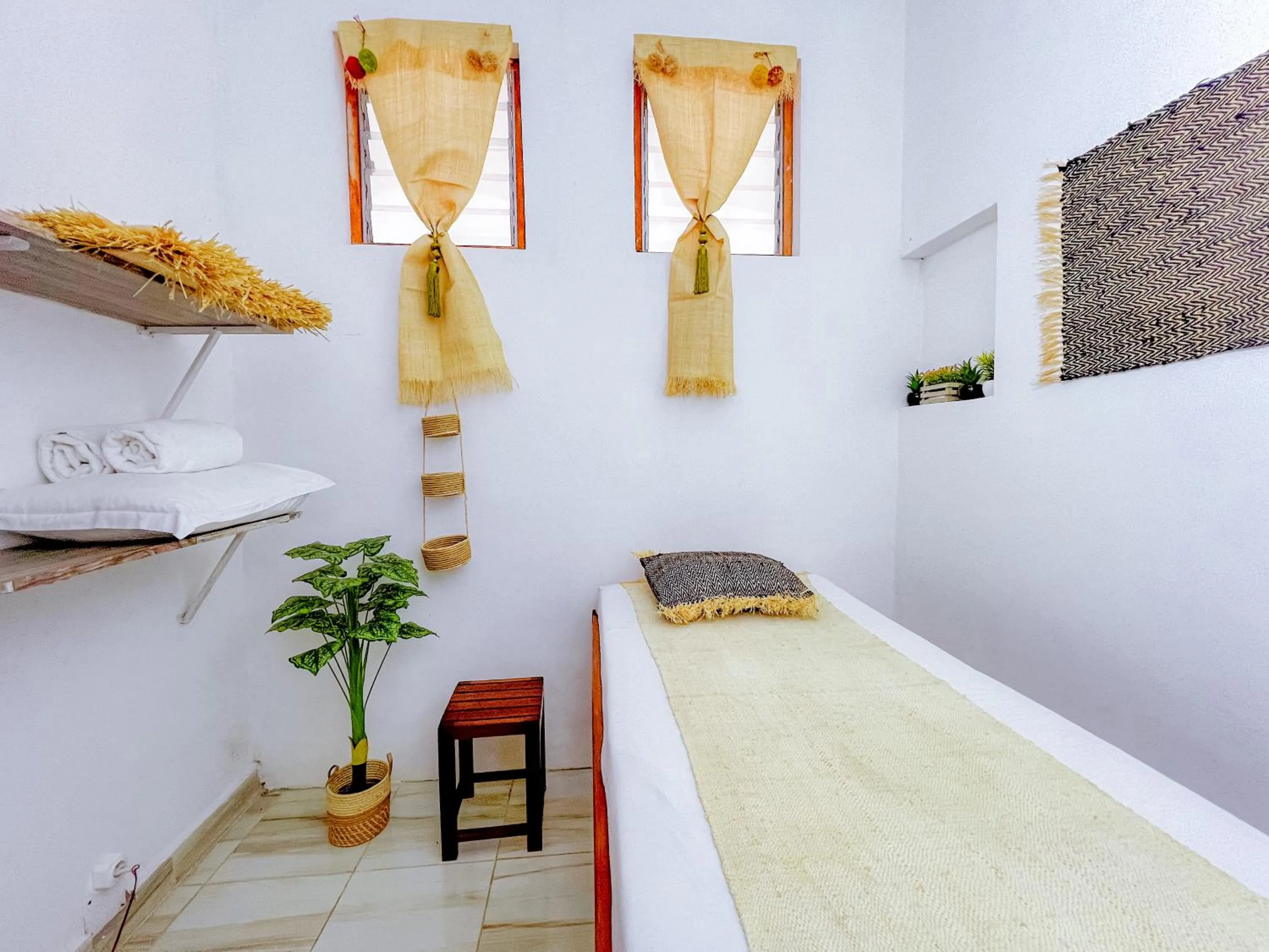 Massage in STEPHEN HOTEL