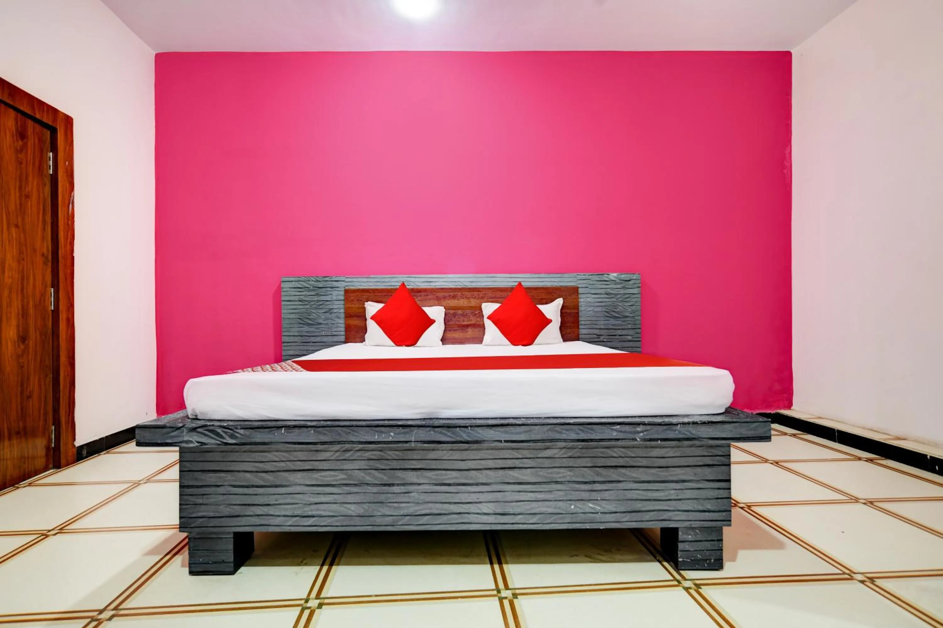 Bedroom, Bed in Hotel O Apna Palace