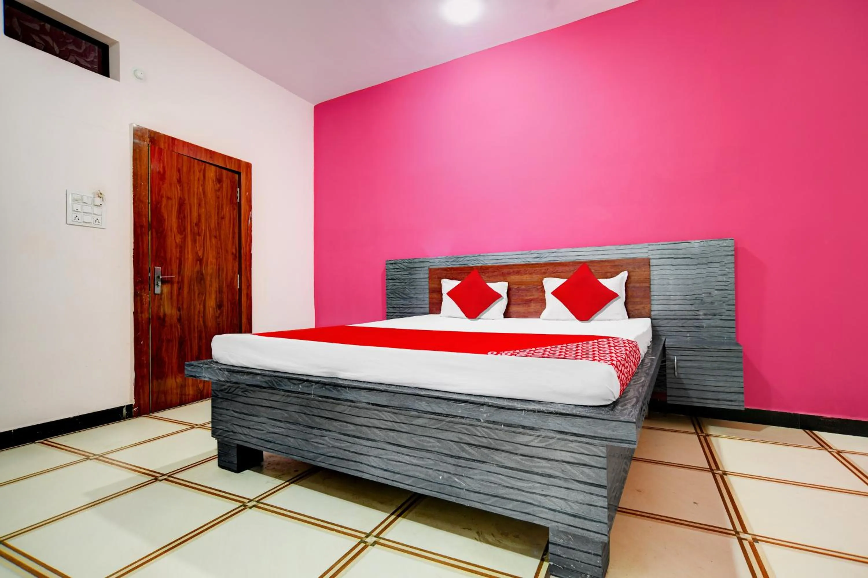 Bedroom, Bed in Hotel O Apna Palace