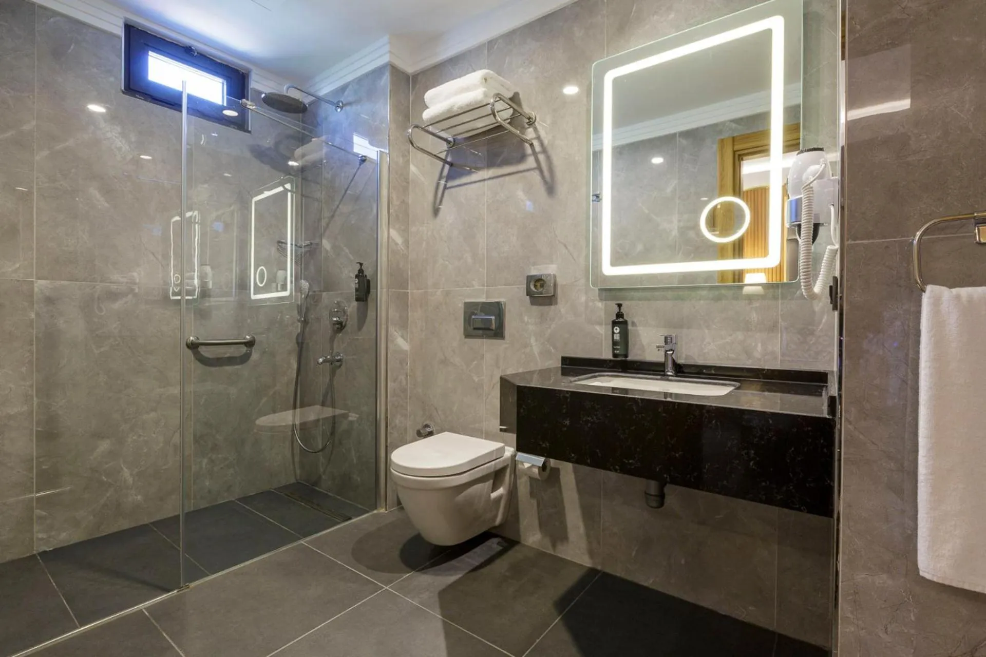 Toilet in Ramada Encore by Wyndham Istanbul Sisli