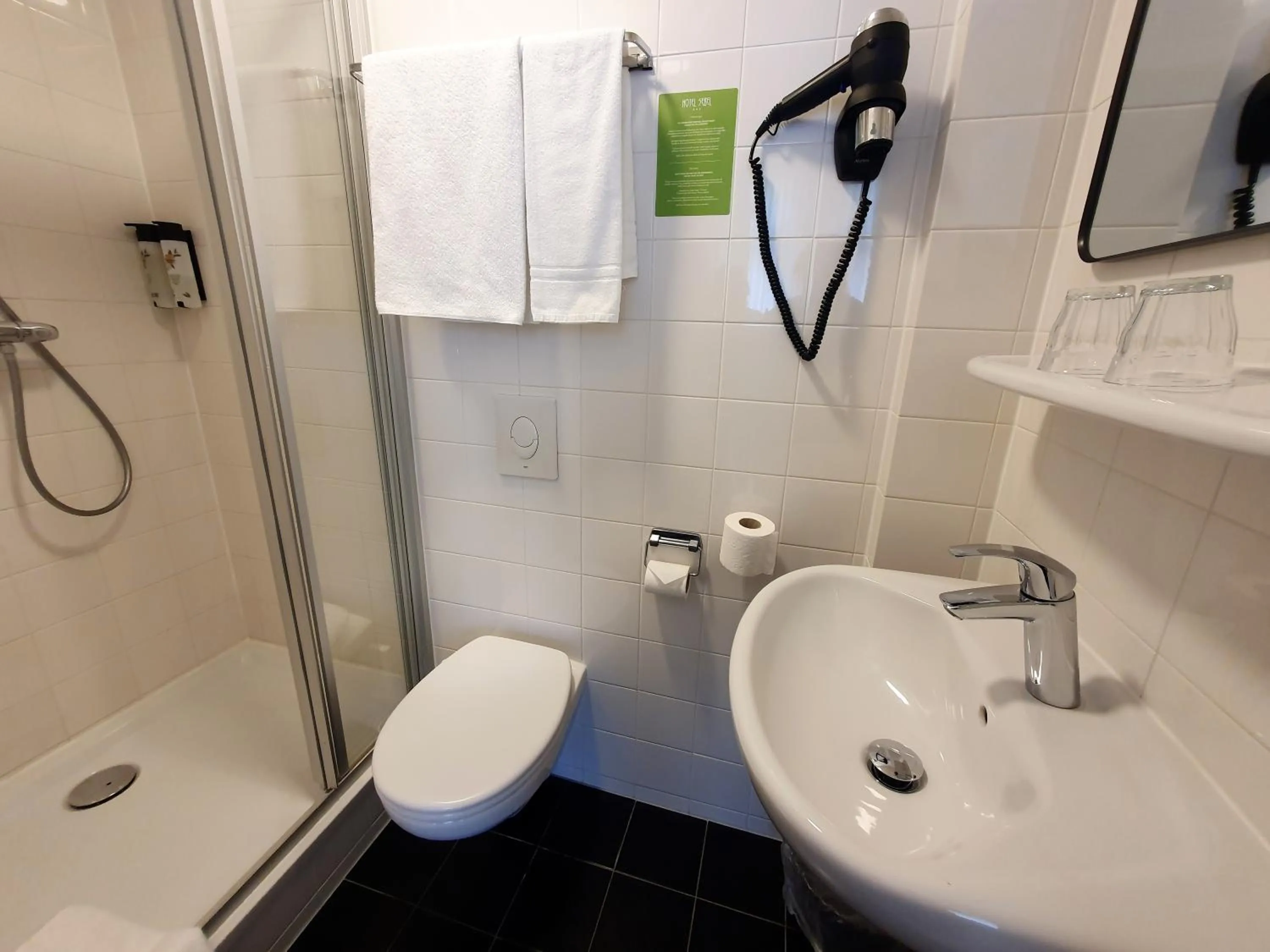 Shower in Hotel Sebel