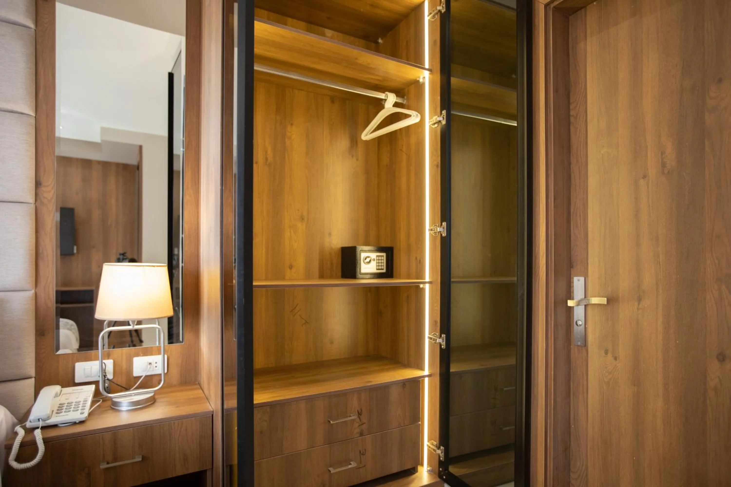 wardrobe in Nozol Pyramids Hotel and Spa