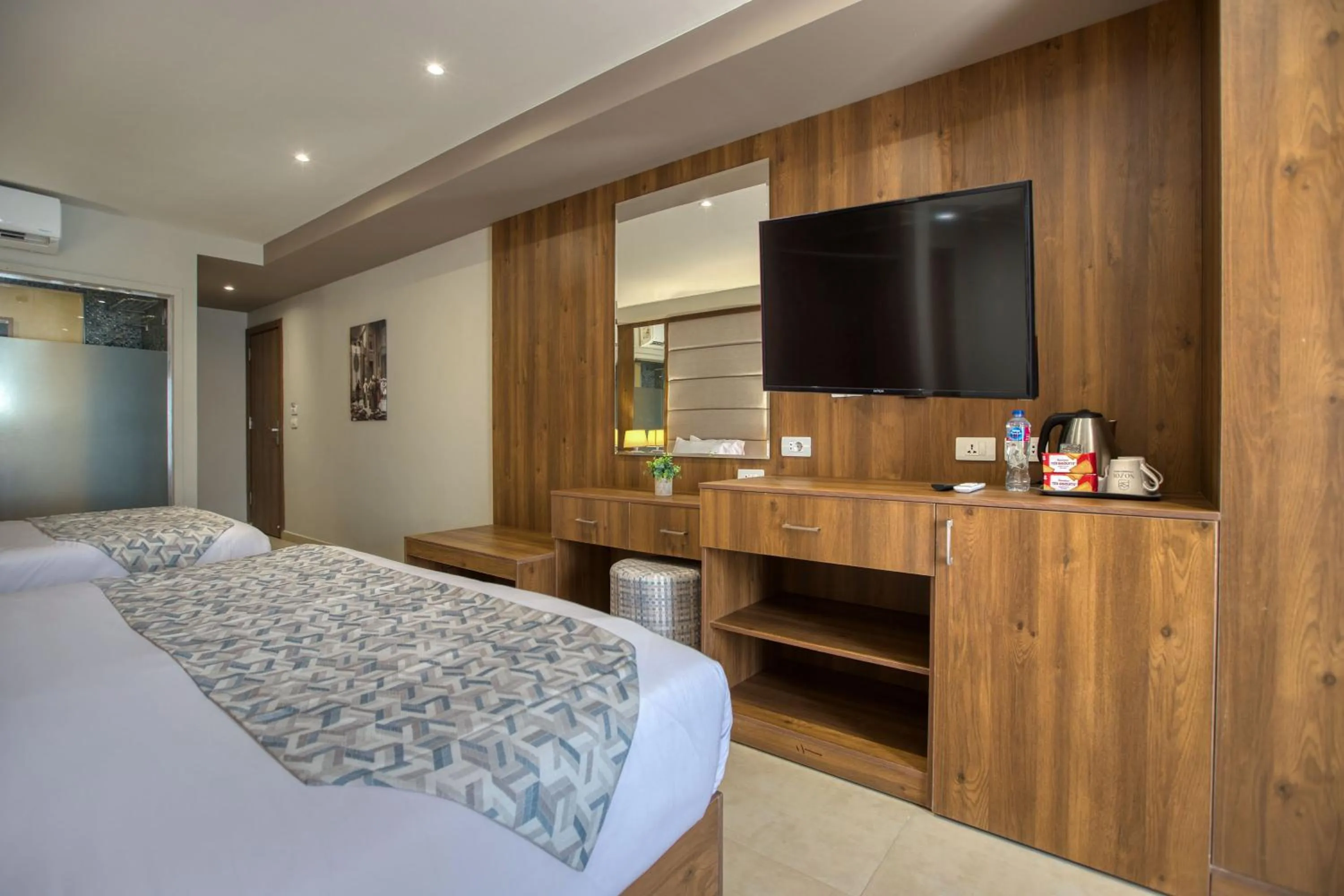 TV and multimedia, Bed in Nozol Pyramids Hotel and Spa
