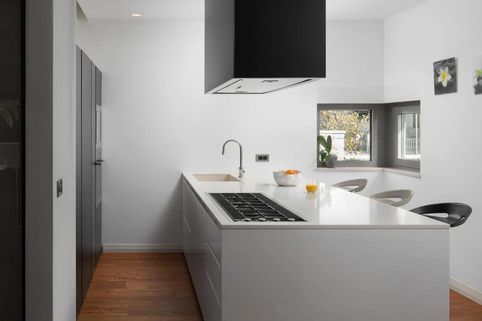 Kitchen or kitchenette in Villa Valsavia, apartment Valsavia with pool and SPA