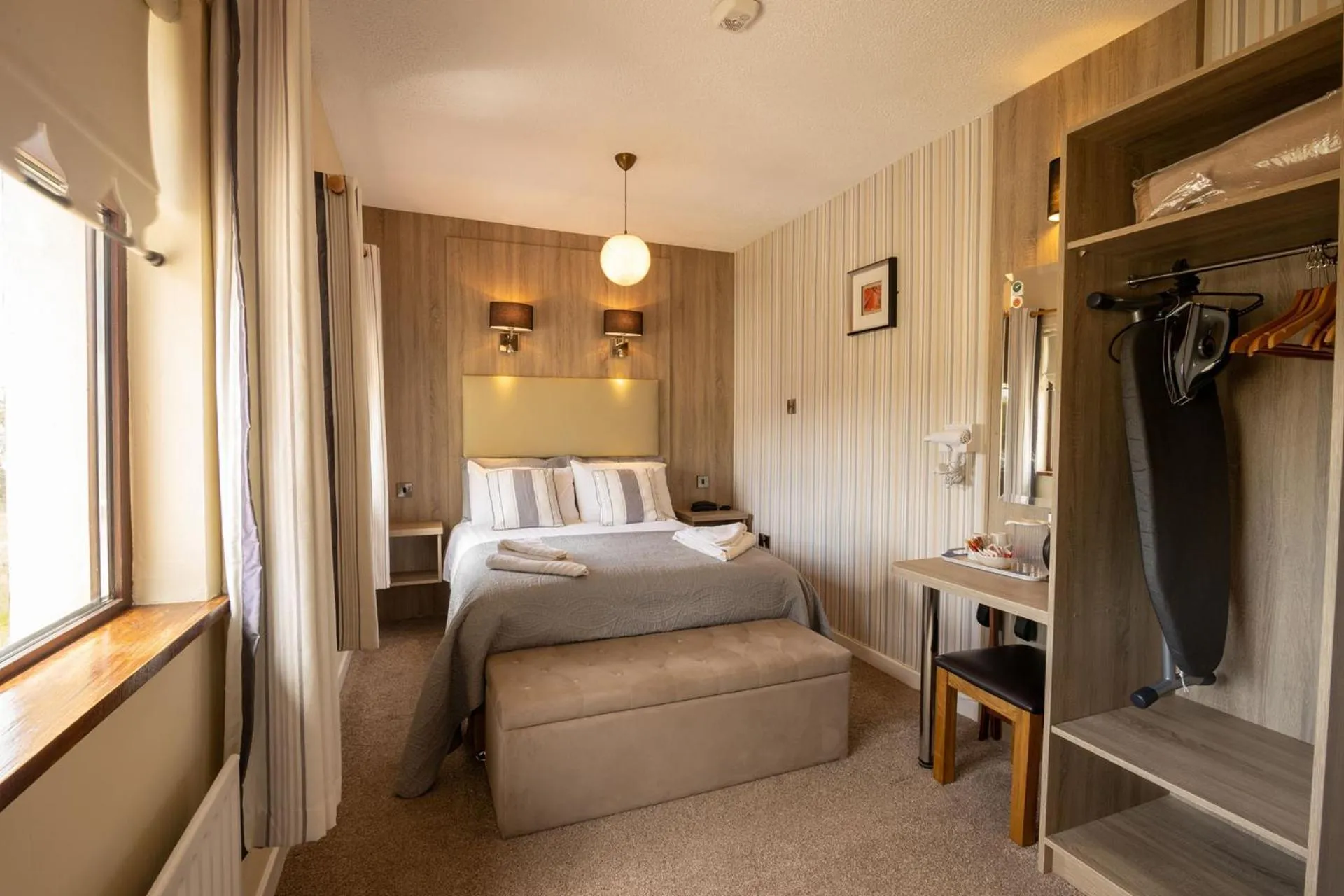 Photo of the whole room, Bed in Station House Bed & Breakfast