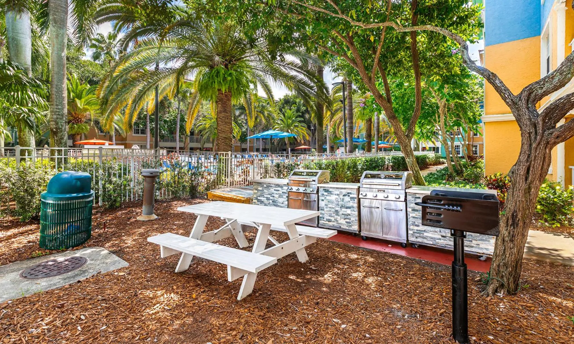 BBQ facilities in Mizner Place at Weston Town Center, Fort Lauderdale