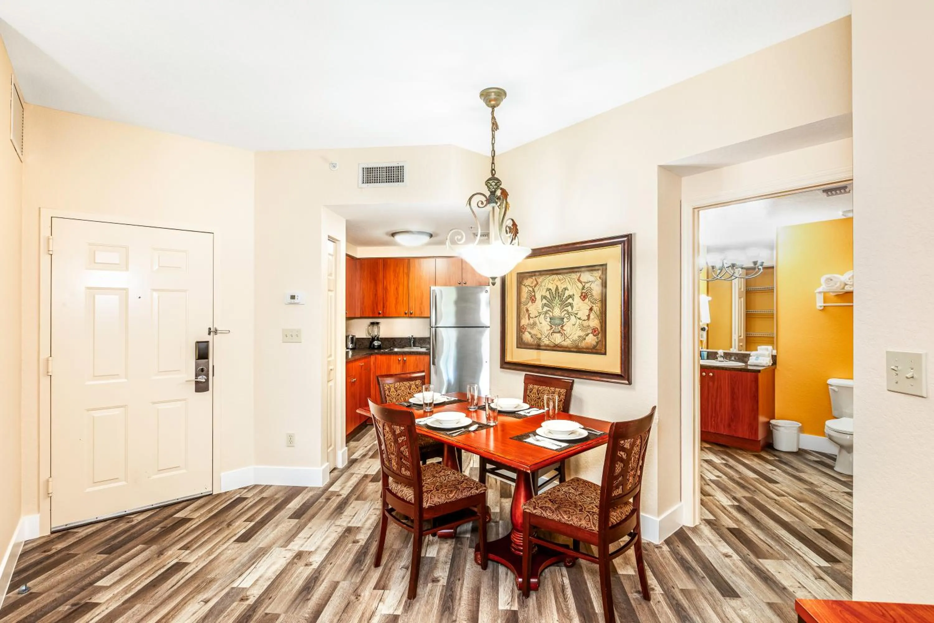 Dining area in Mizner Place at Weston Town Center, Fort Lauderdale