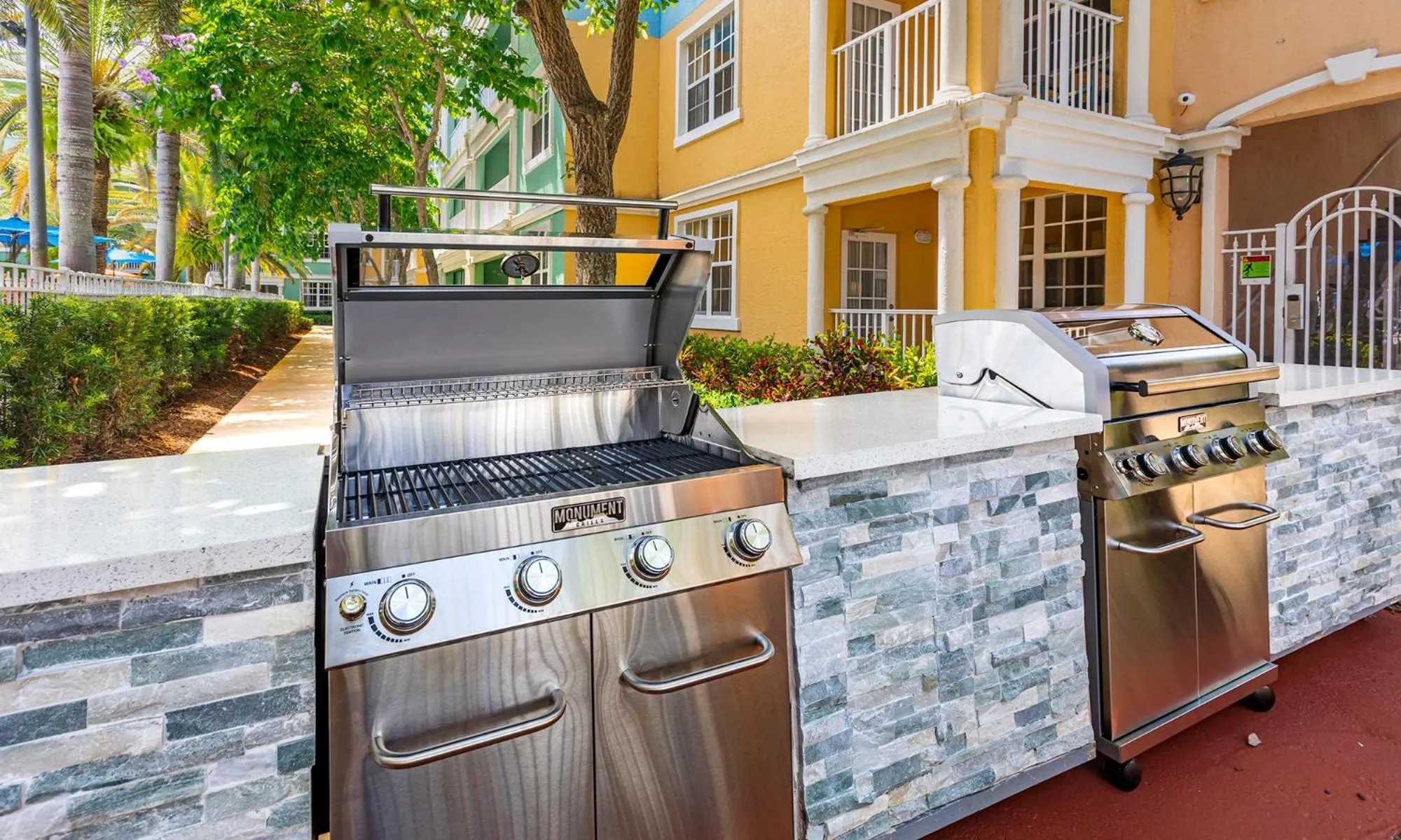 BBQ facilities in Mizner Place at Weston Town Center, Fort Lauderdale