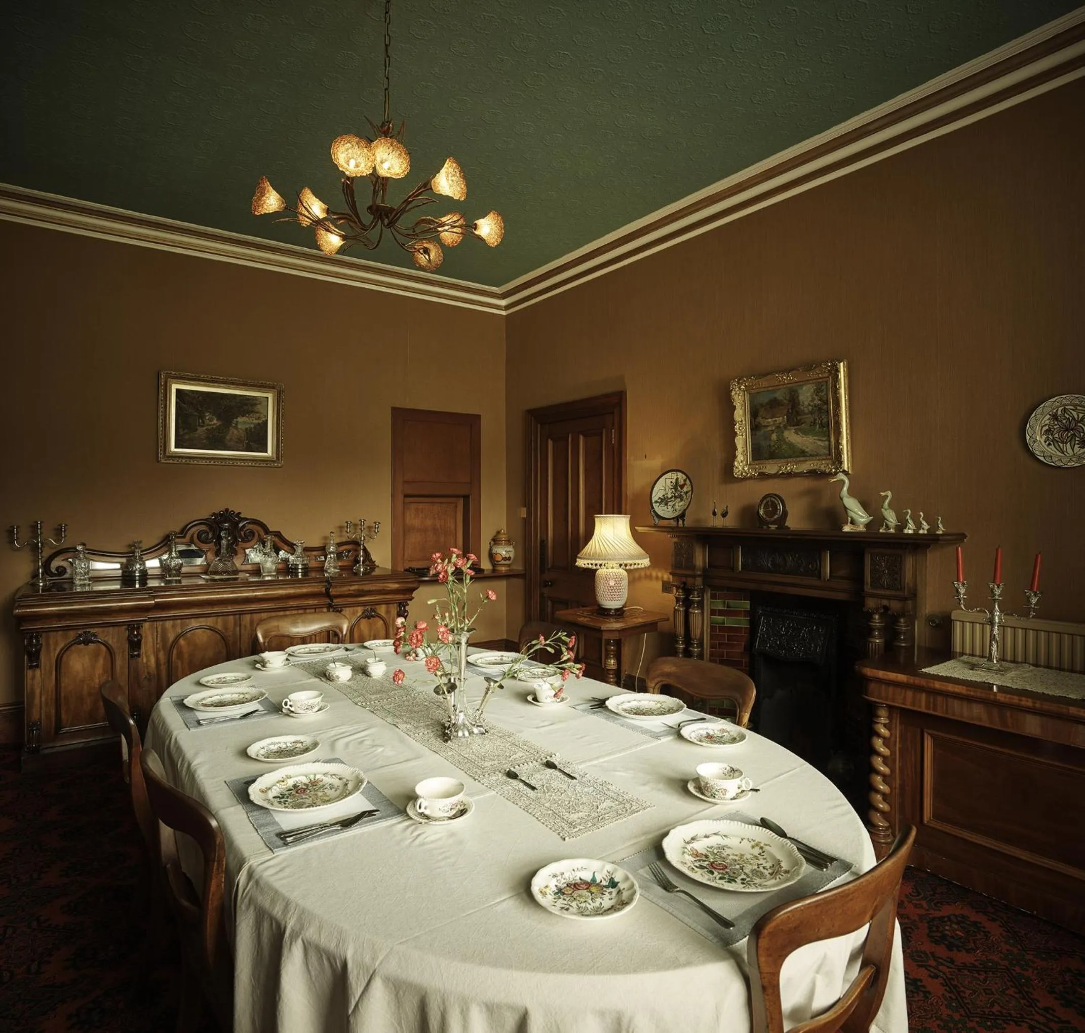 Dining area in Tali Ayer