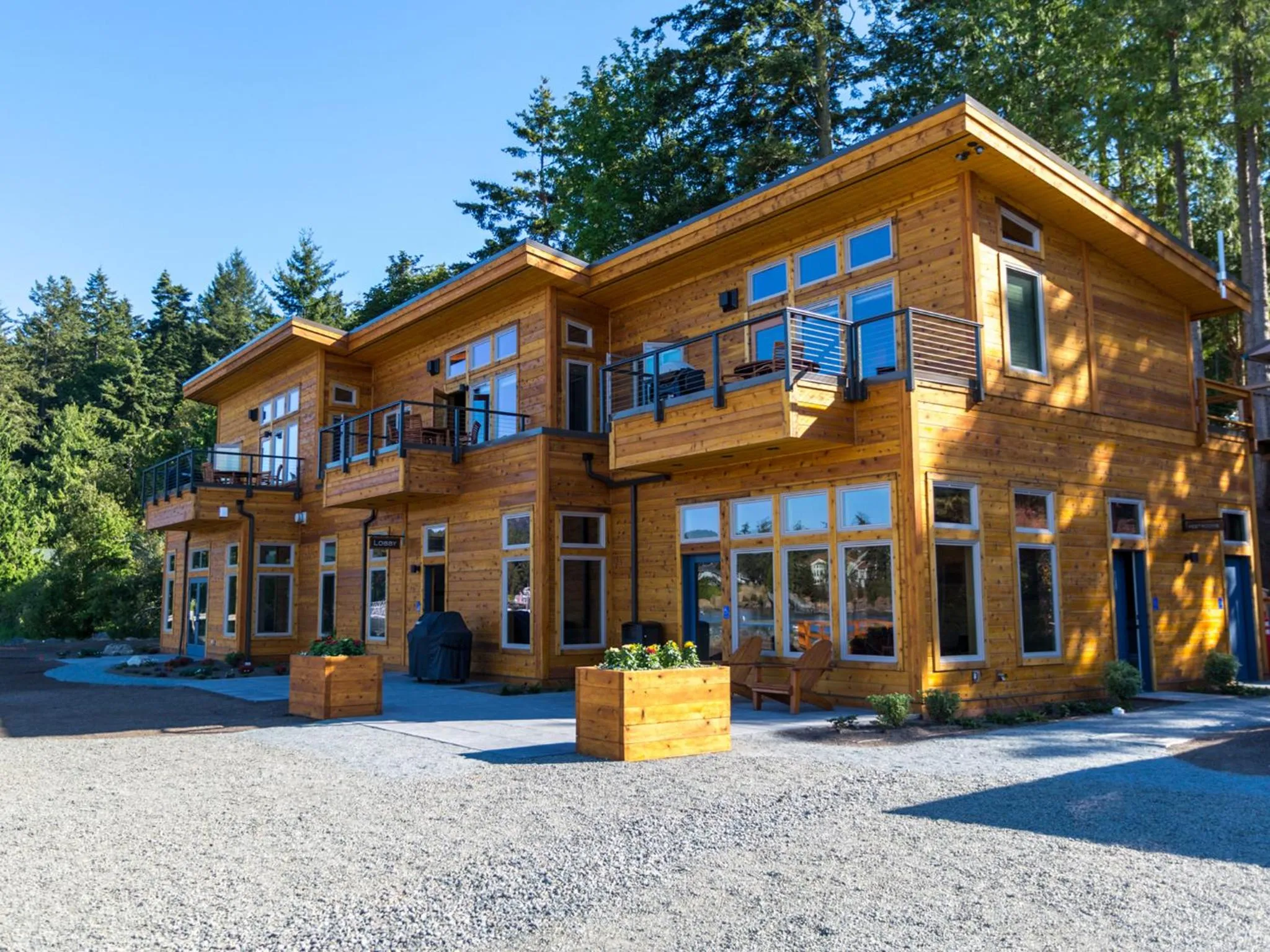 Facade/entrance in Snug Harbor Resort and Marina
