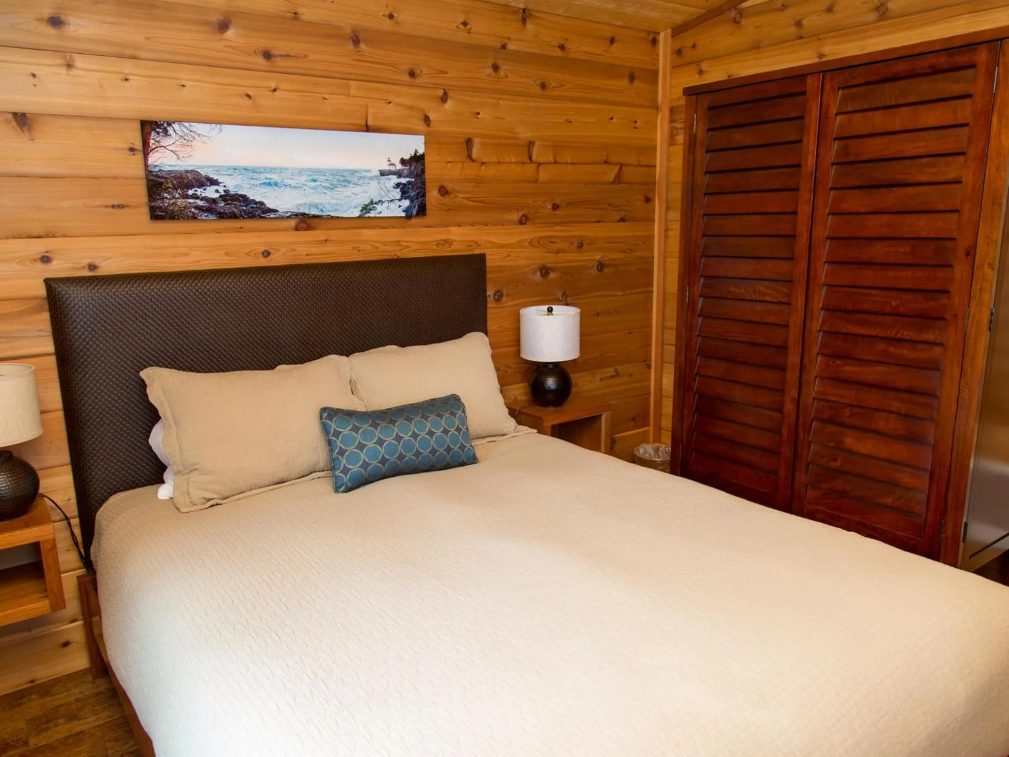 Bedroom, Bed in Snug Harbor Resort and Marina