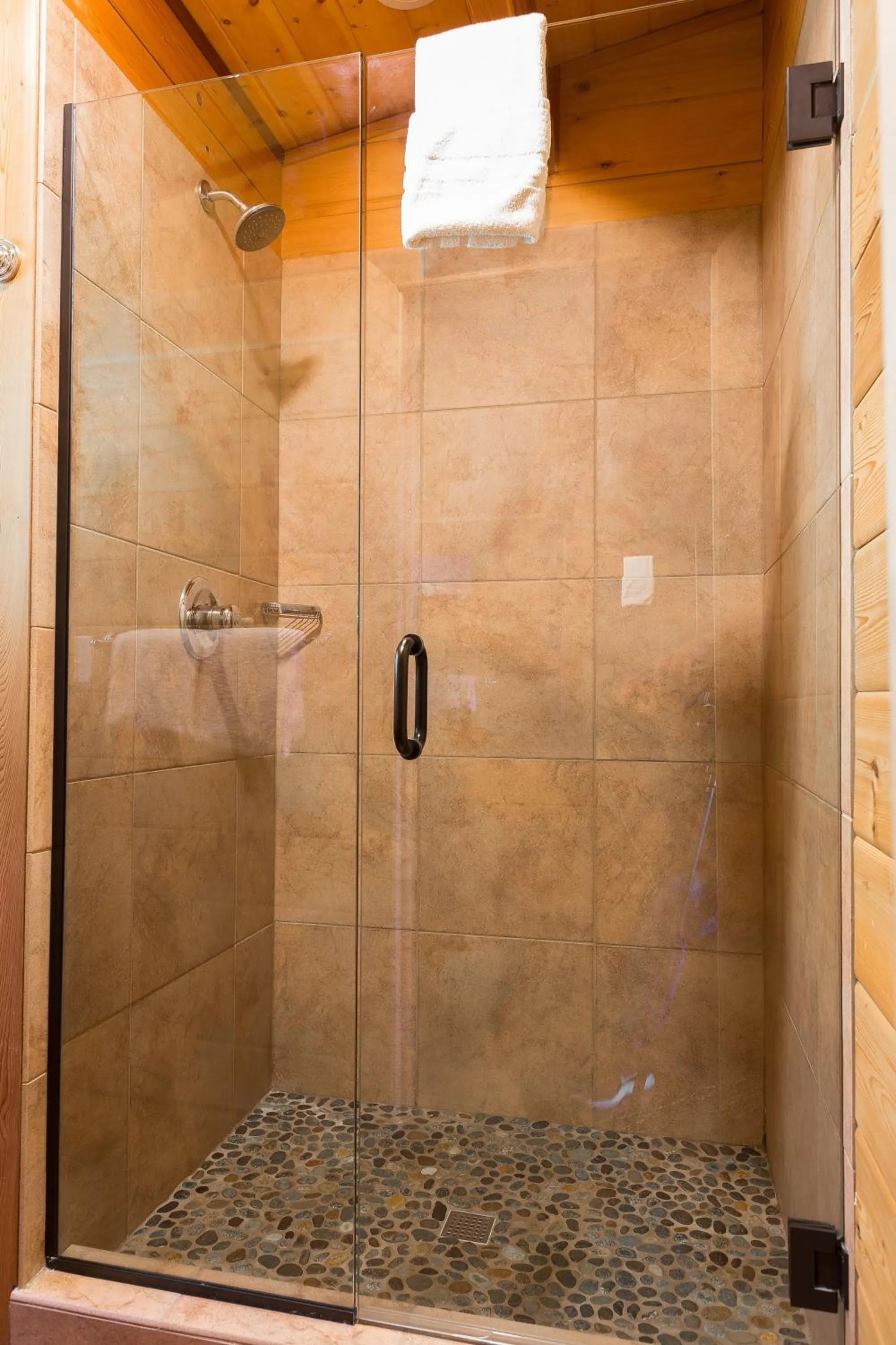 Shower in Snug Harbor Resort and Marina