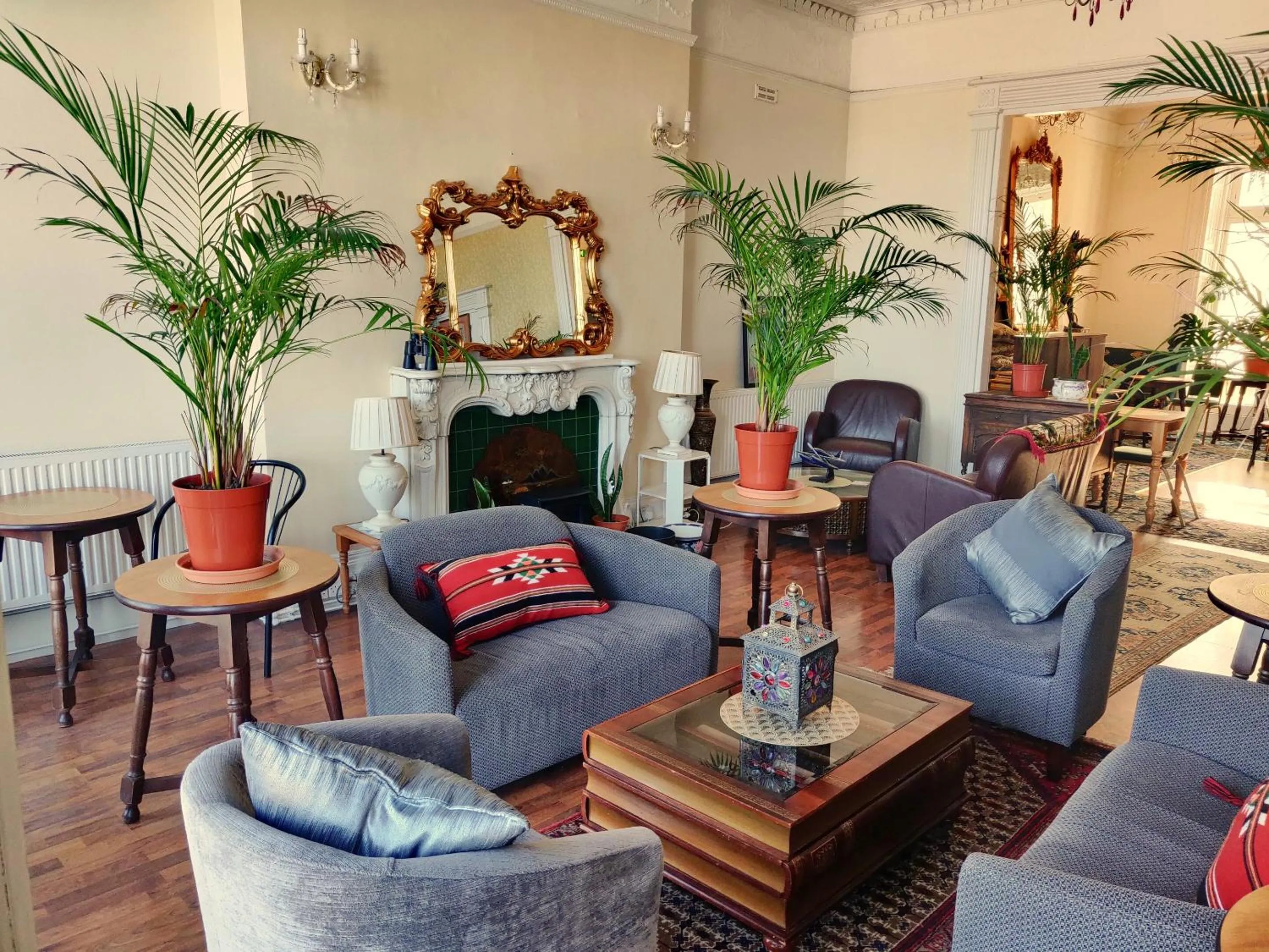 Communal lounge/ TV room in The Lawrence of Arabia Hotel