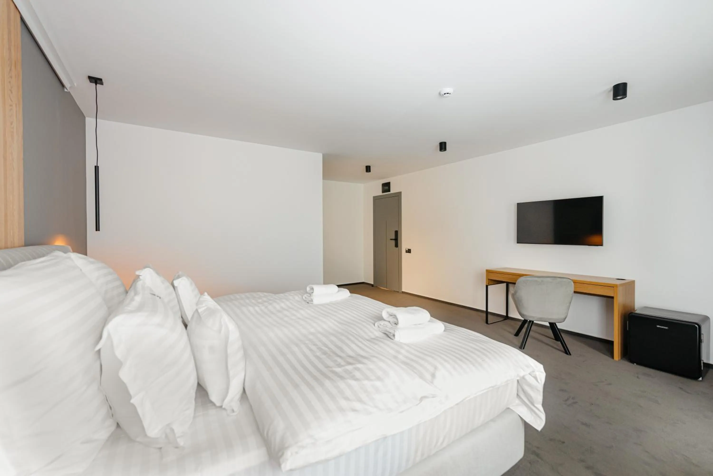 Bedroom, Bed in Terra Resort