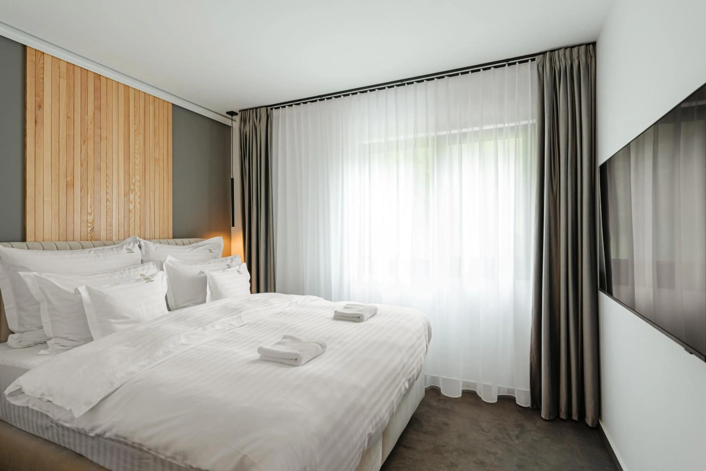 Bedroom, Bed in Terra Resort