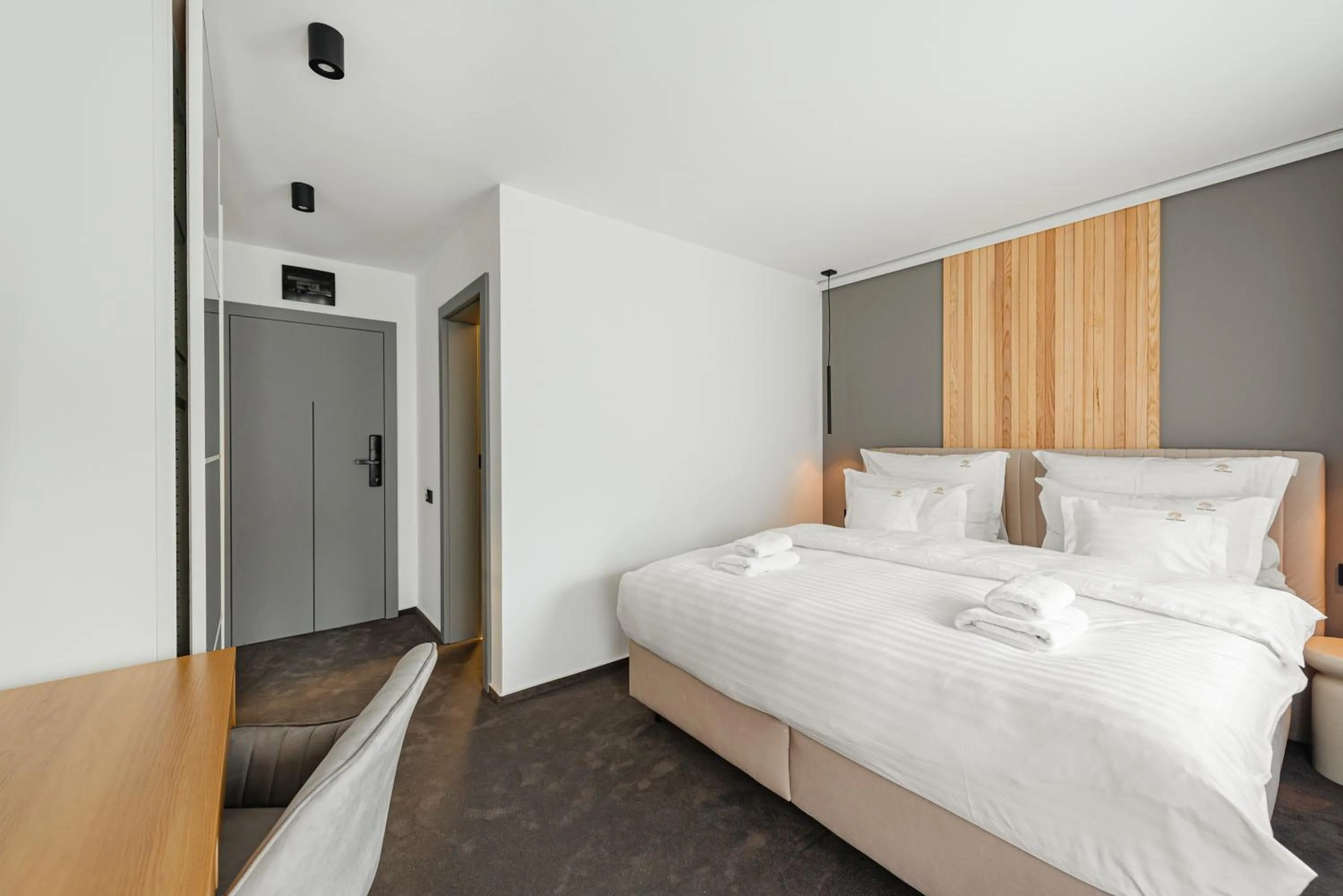 Bedroom, Bed in Terra Resort