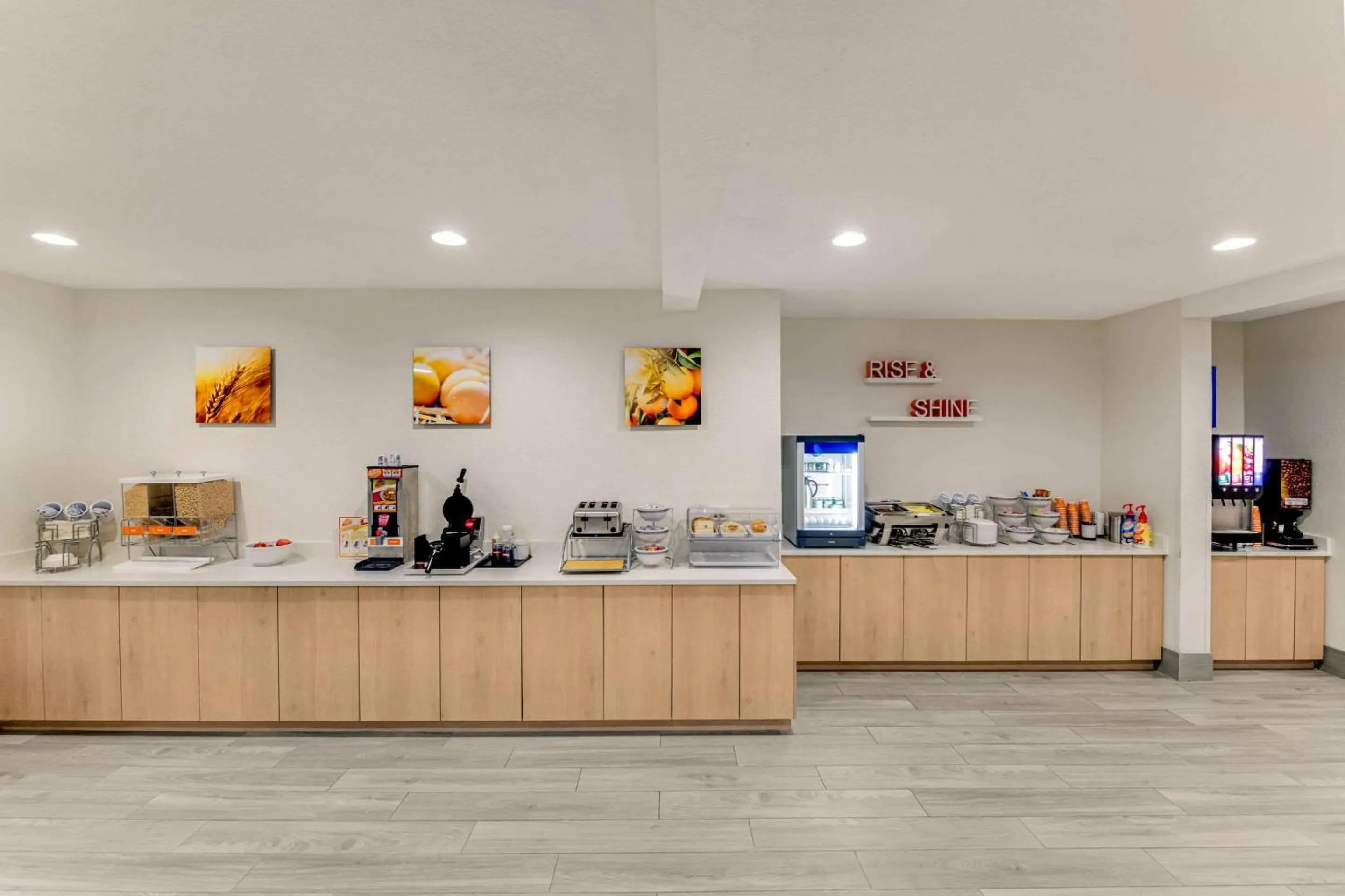 Breakfast in Comfort Inn & Suites Weston - Wausau