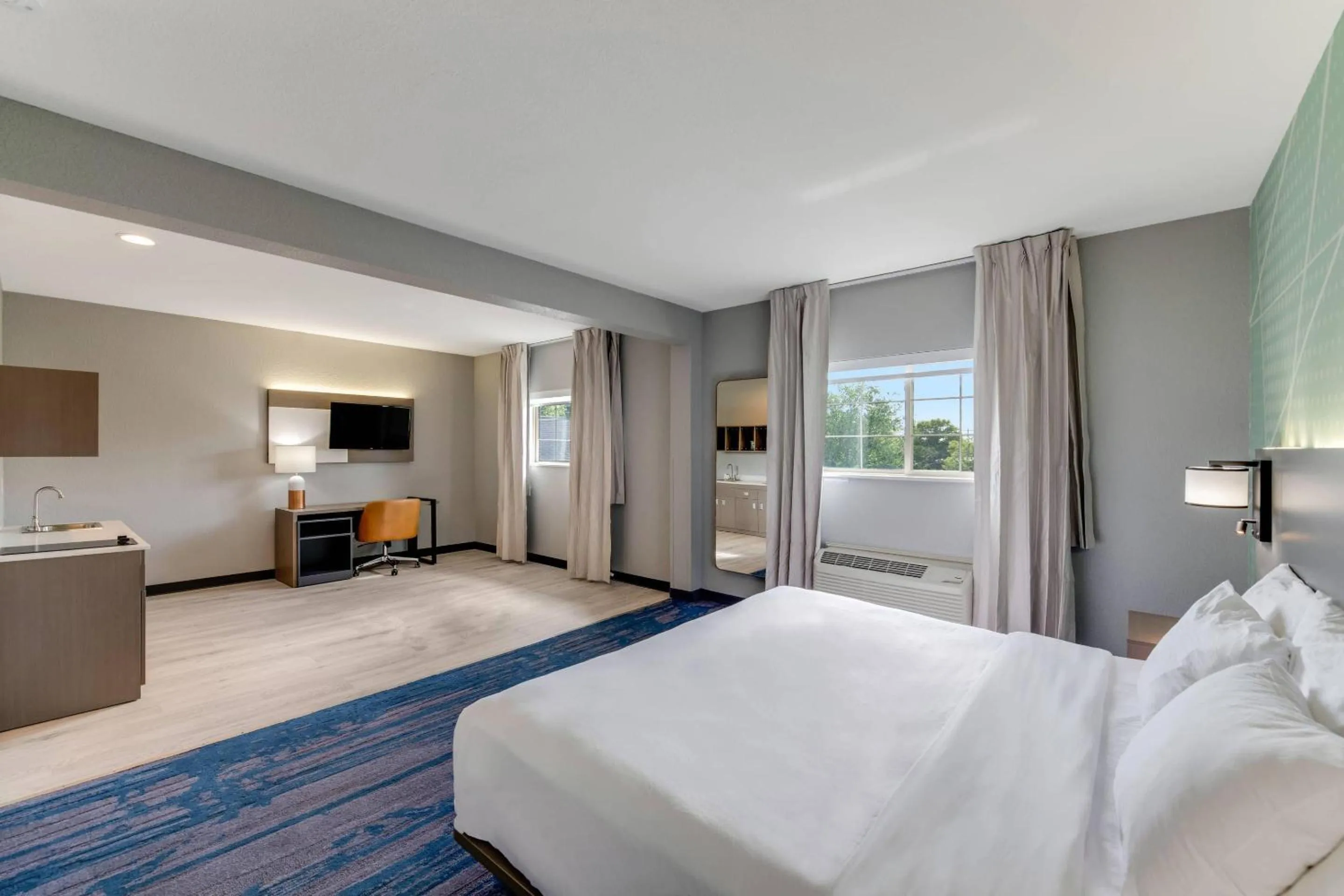 Bedroom, Bed in Comfort Inn & Suites Weston - Wausau