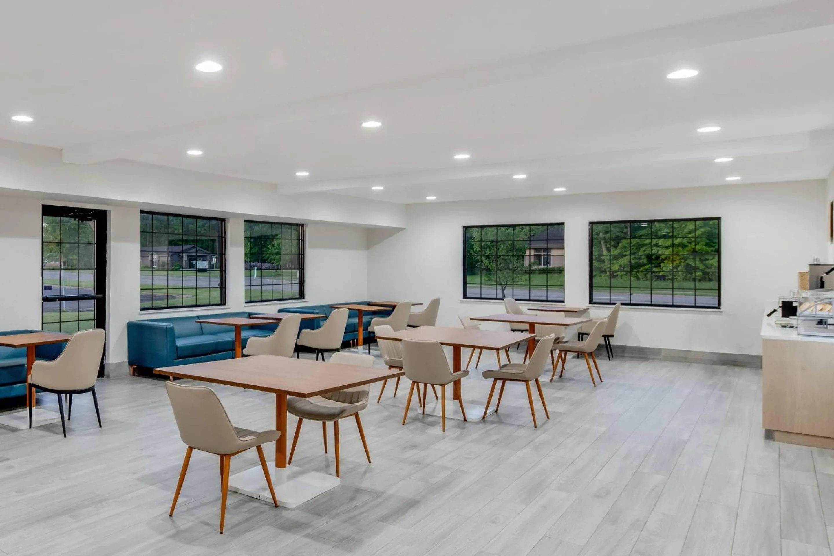 Breakfast in Comfort Inn & Suites Weston - Wausau