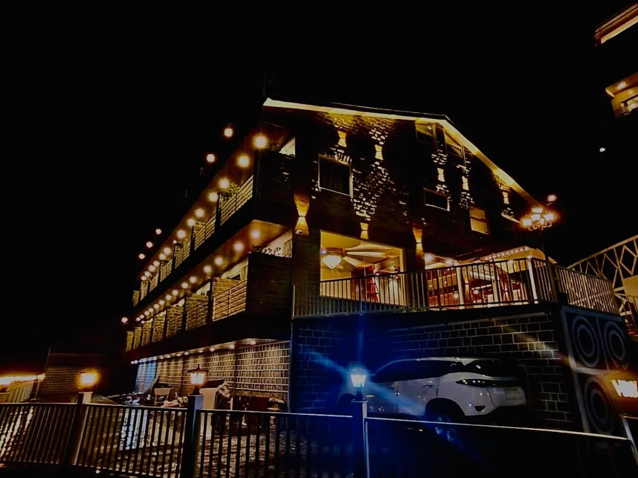 Property building in Hotel Wood Stock Luxury - A Boutique Property - Penthouse - Open Air Restaurant & Terrace