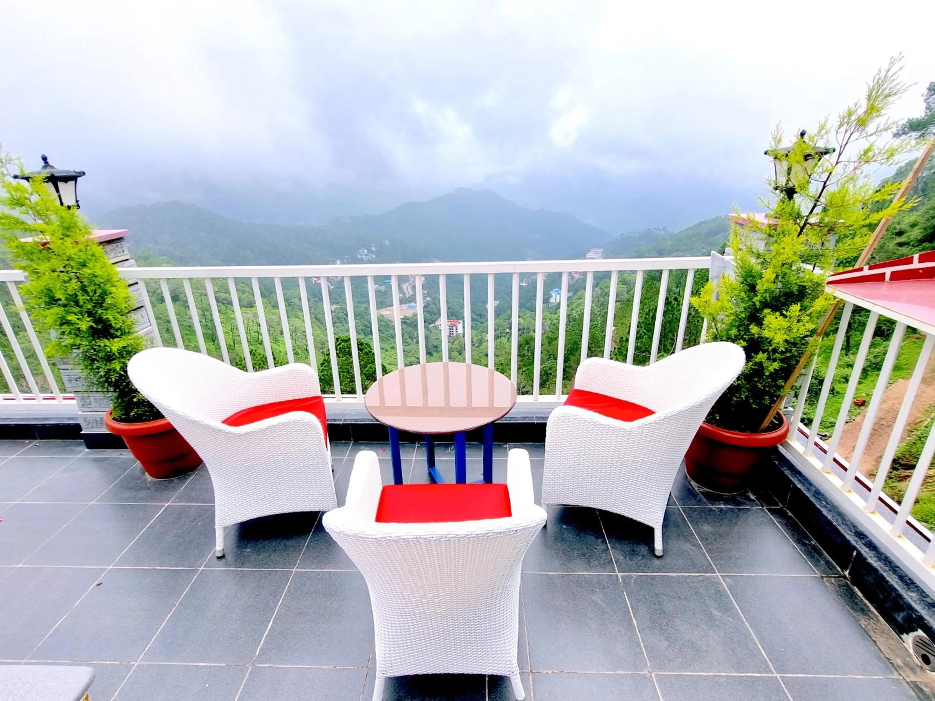 Property building in Hotel Wood Stock Luxury - A Boutique Property - Penthouse - Open Air Restaurant & Terrace