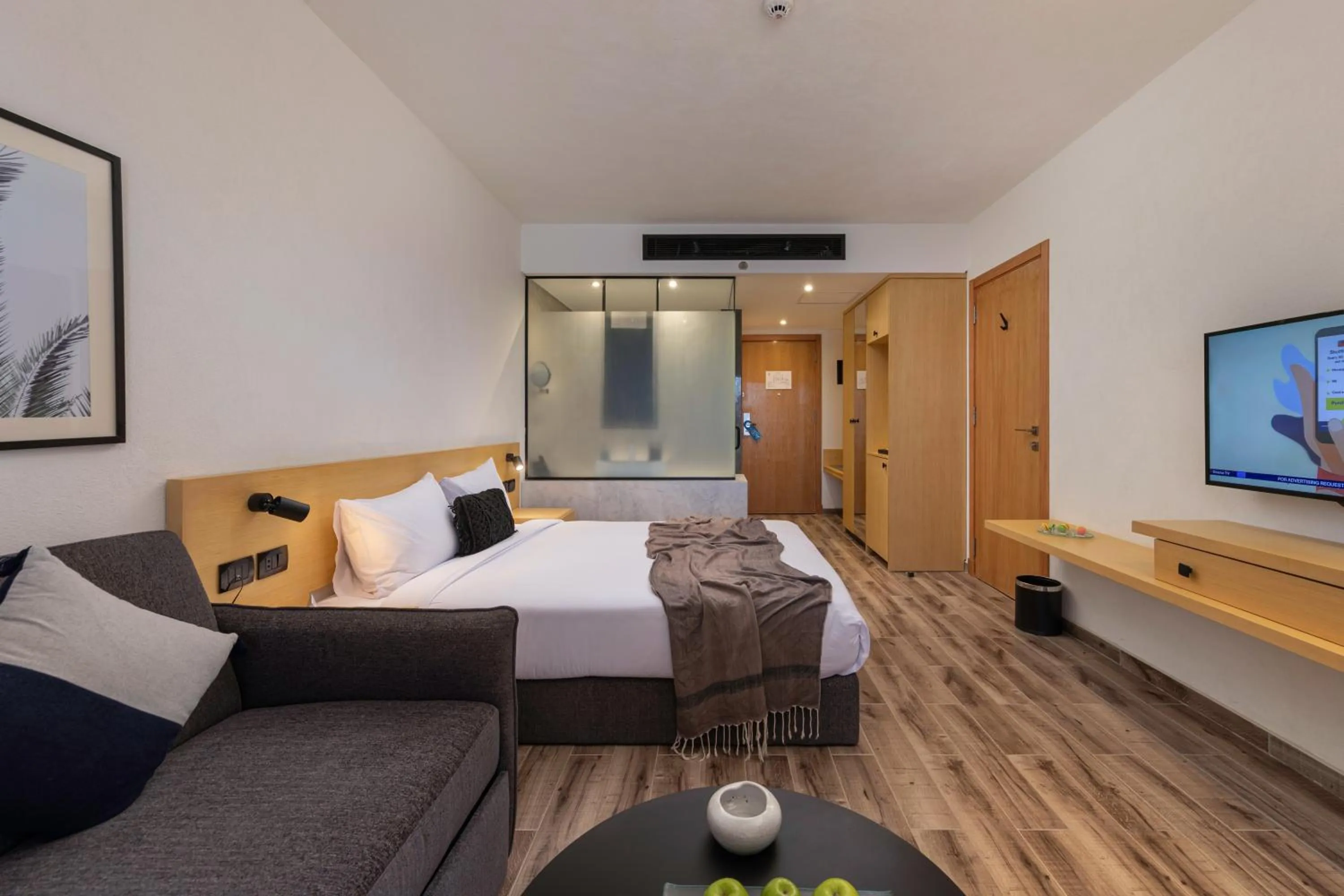 Communal lounge/ TV room, Bed in Creek Hotel and Residences El Gouna