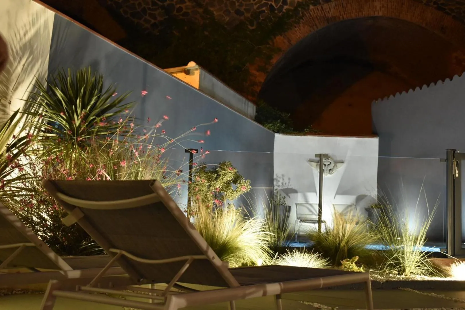 Patio in Hôtel Le Ribéral