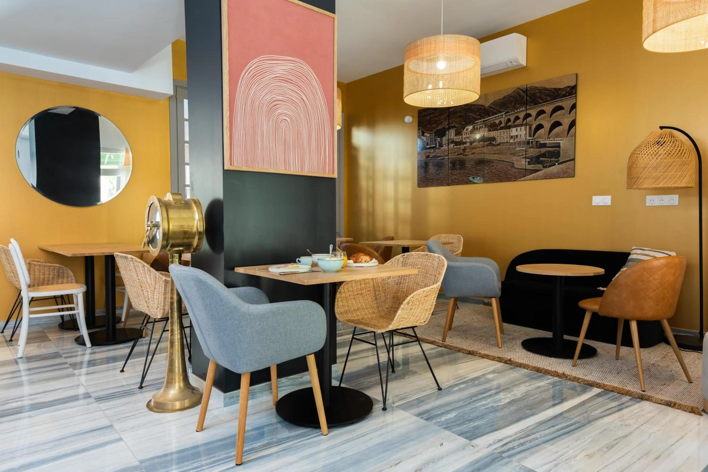 Seating area in Hôtel Le Ribéral