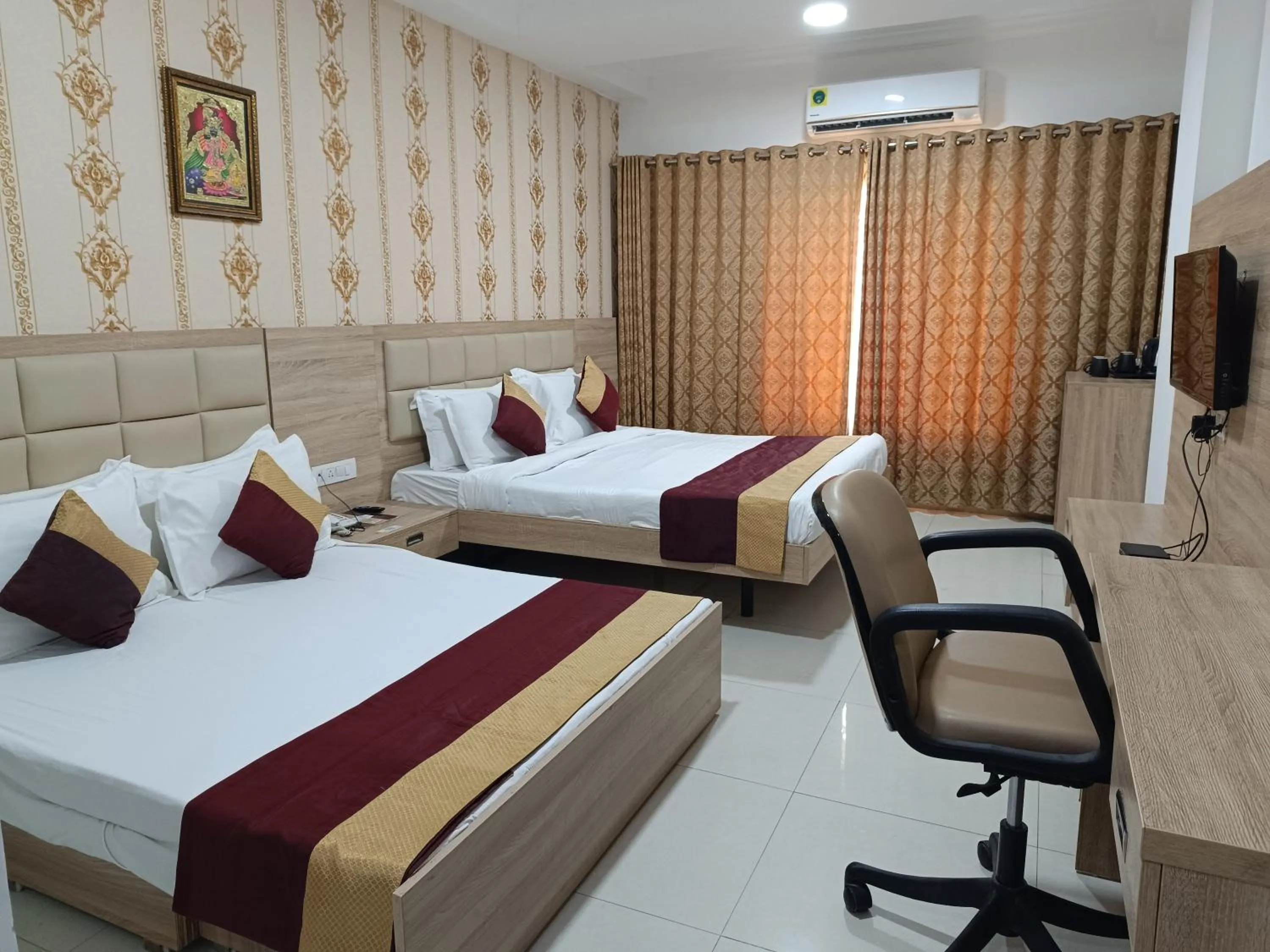 Bedroom, Bed in Hotel Seth Murlidhar Seva Sadan-Near Prem Mandir