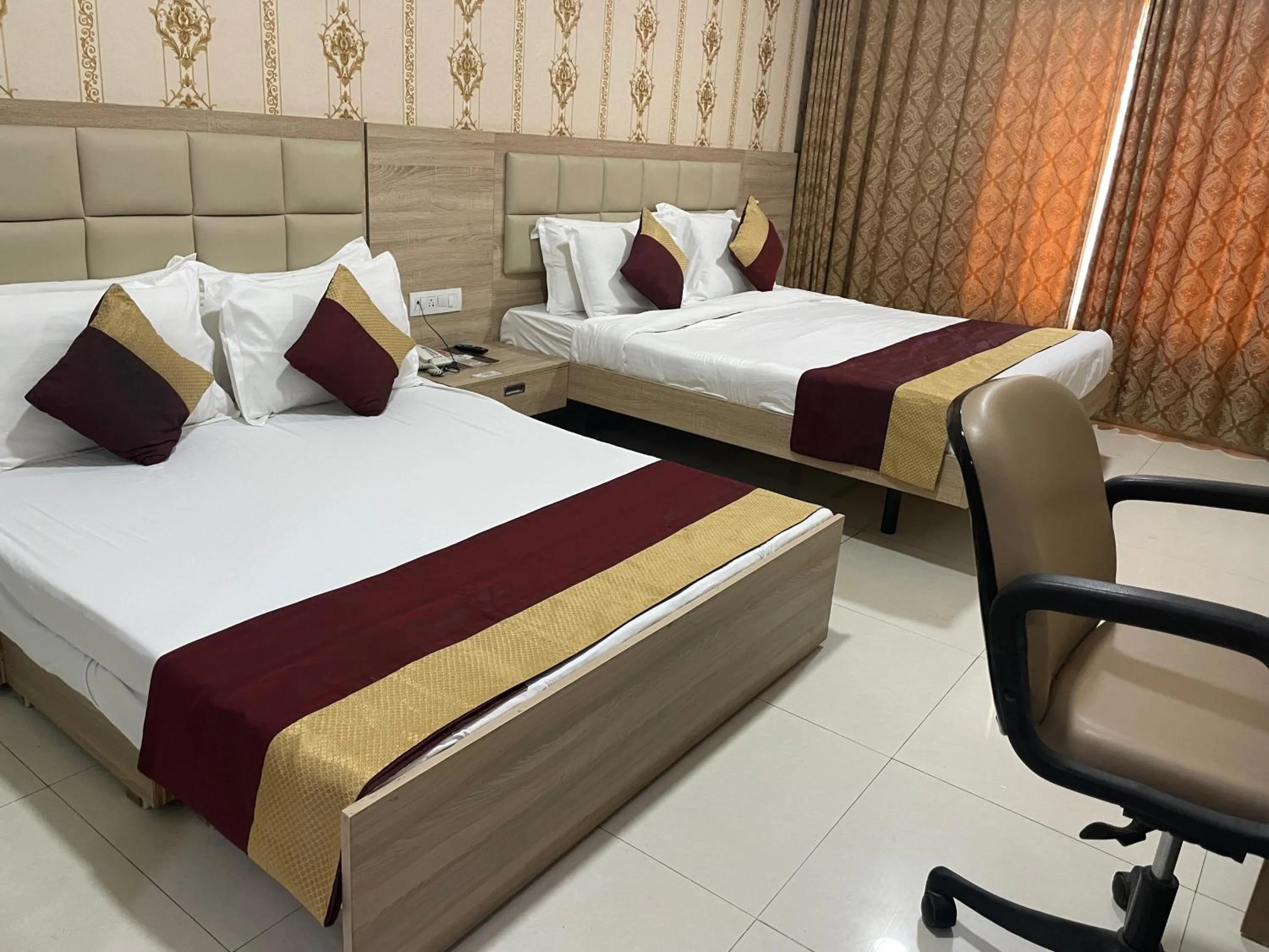 Bed in Hotel Seth Murlidhar Seva Sadan-Near Prem Mandir