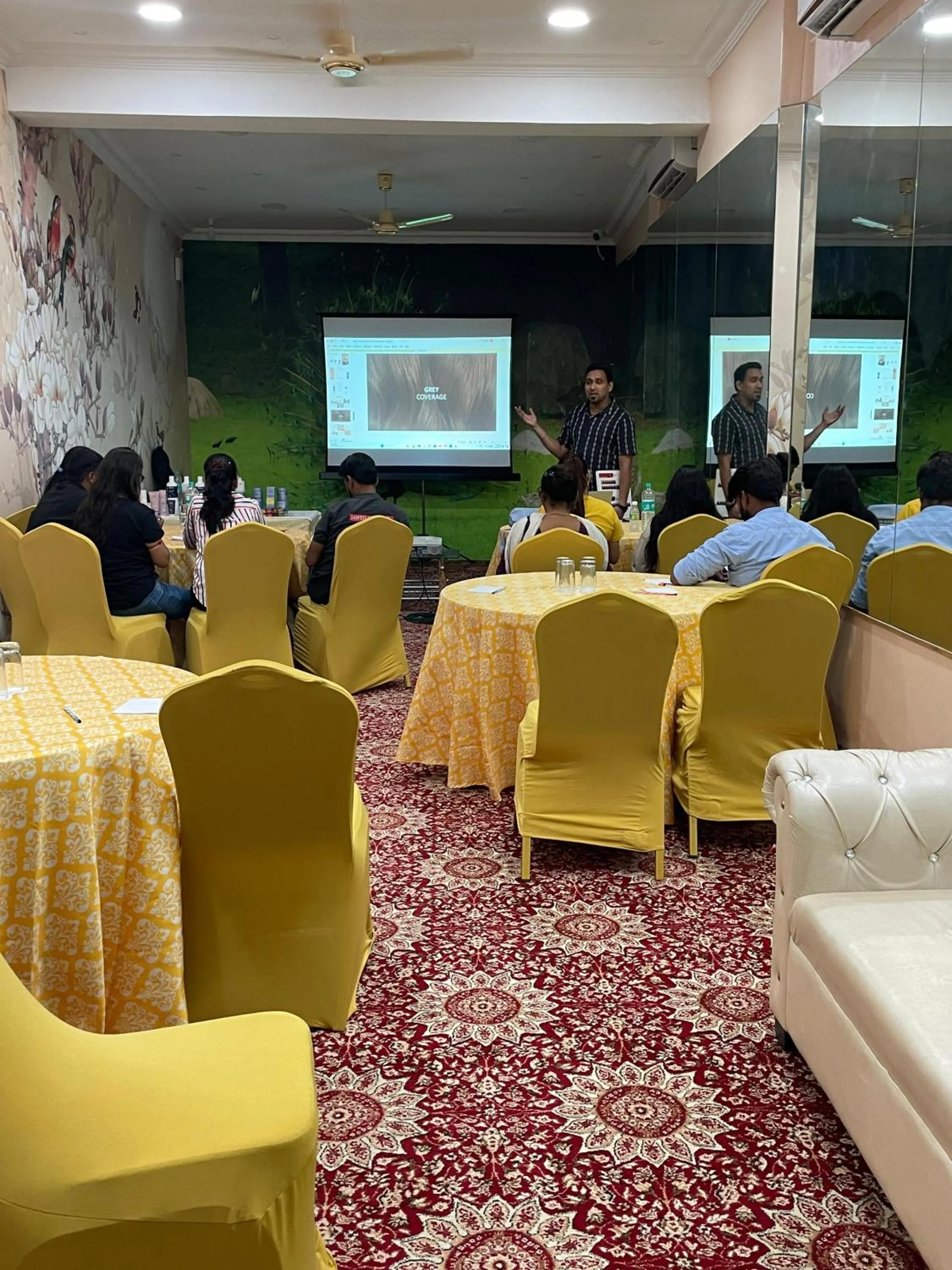 Banquet/Function facilities in Hotel Seth Murlidhar Seva Sadan-Near Prem Mandir