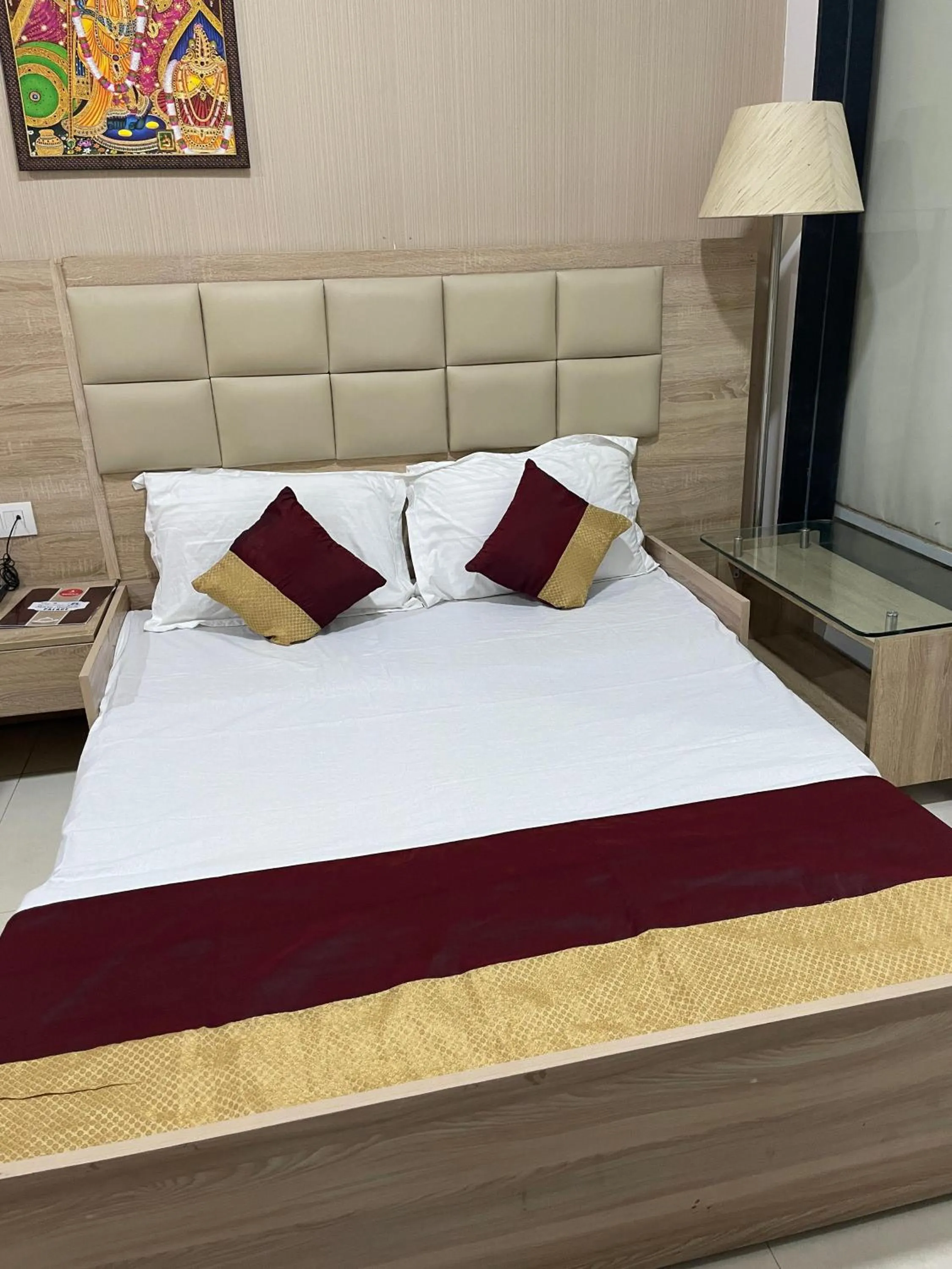 Bed in Hotel Seth Murlidhar Seva Sadan-Near Prem Mandir