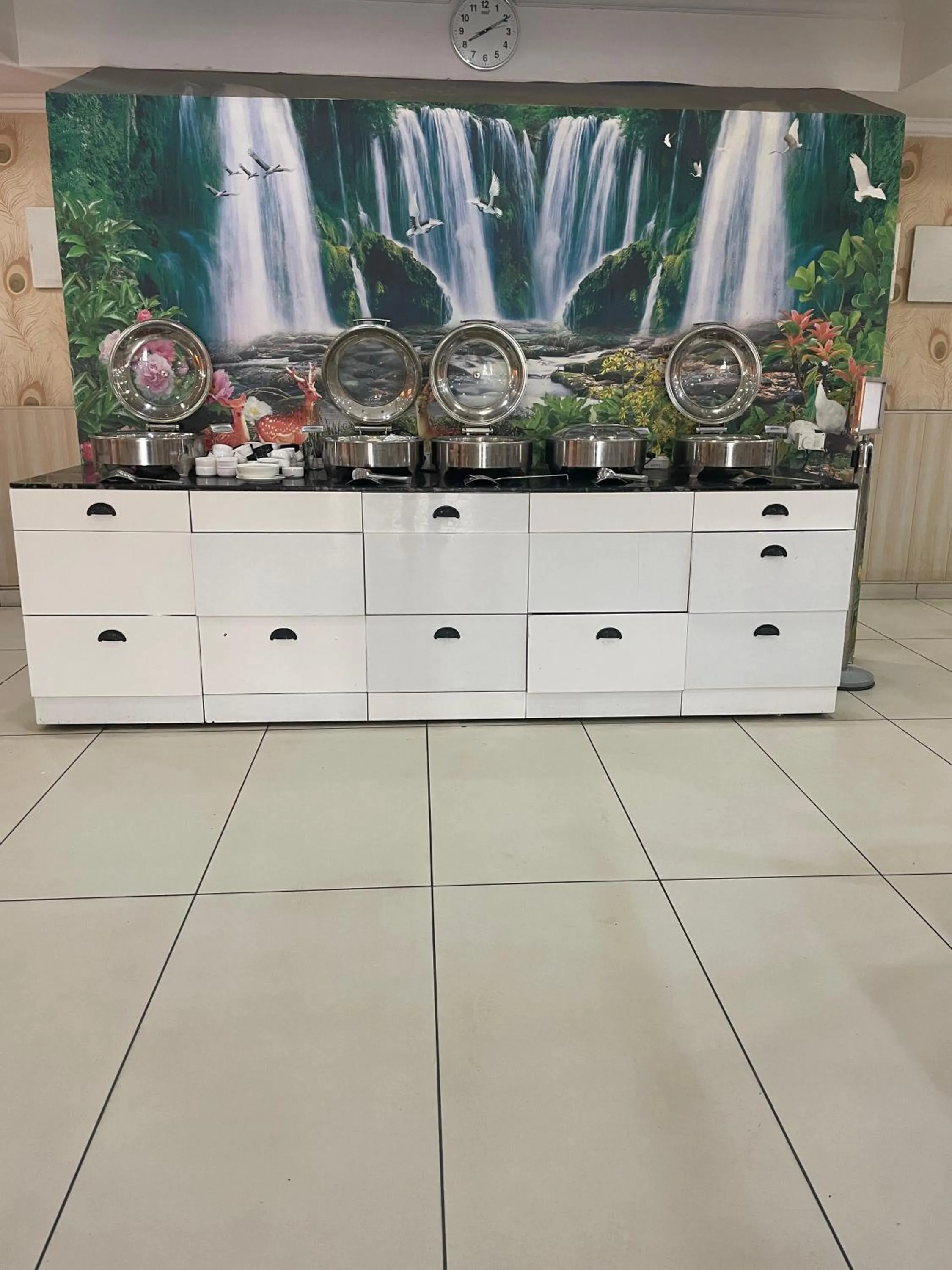 Restaurant/places to eat in Hotel Seth Murlidhar Seva Sadan-Near Prem Mandir