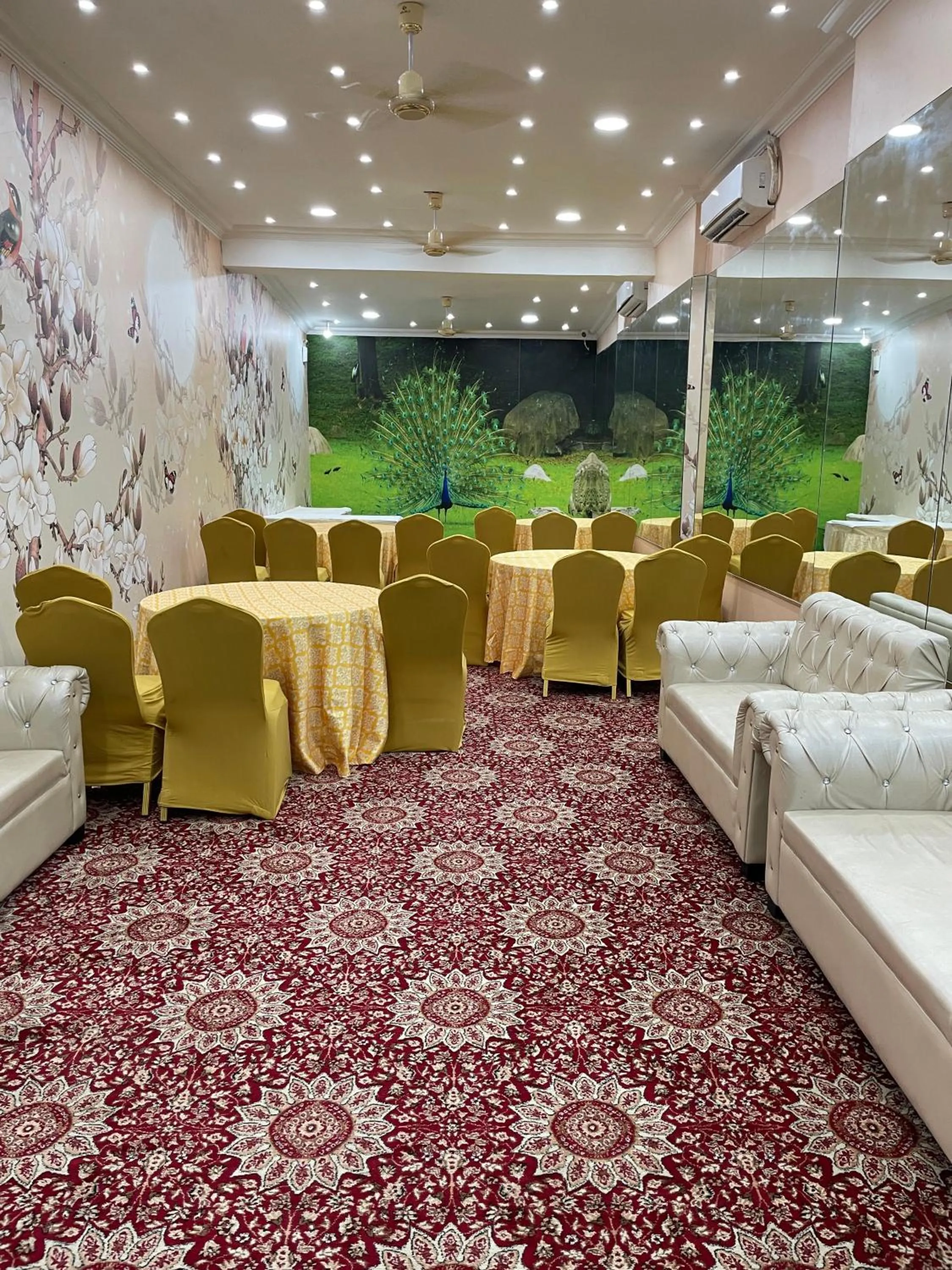 Banquet/Function facilities in Hotel Seth Murlidhar Seva Sadan-Near Prem Mandir