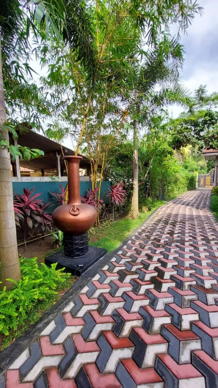 Garden view in Edwin's Airport Garden