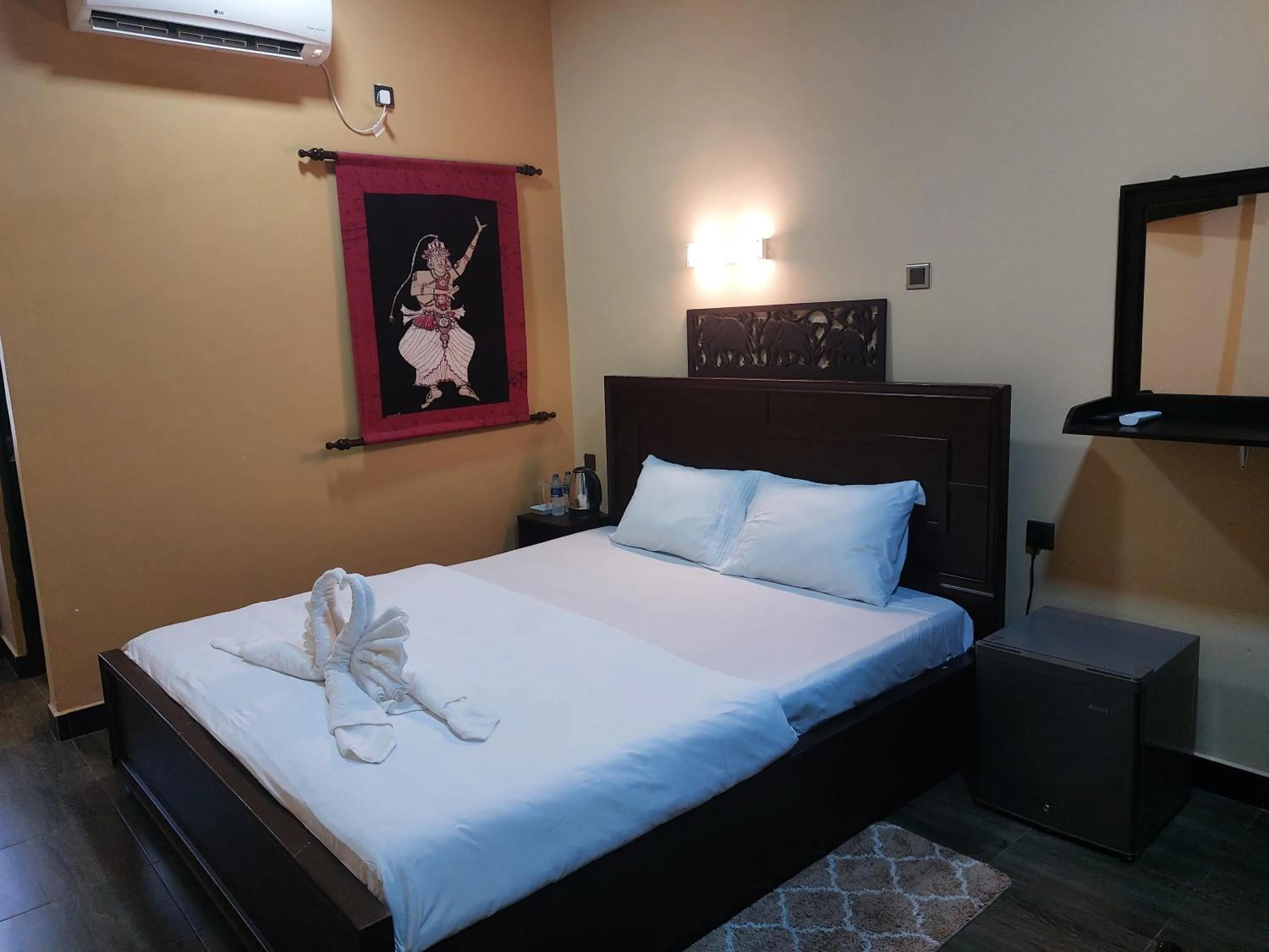 Bed in Edwin's Airport Garden