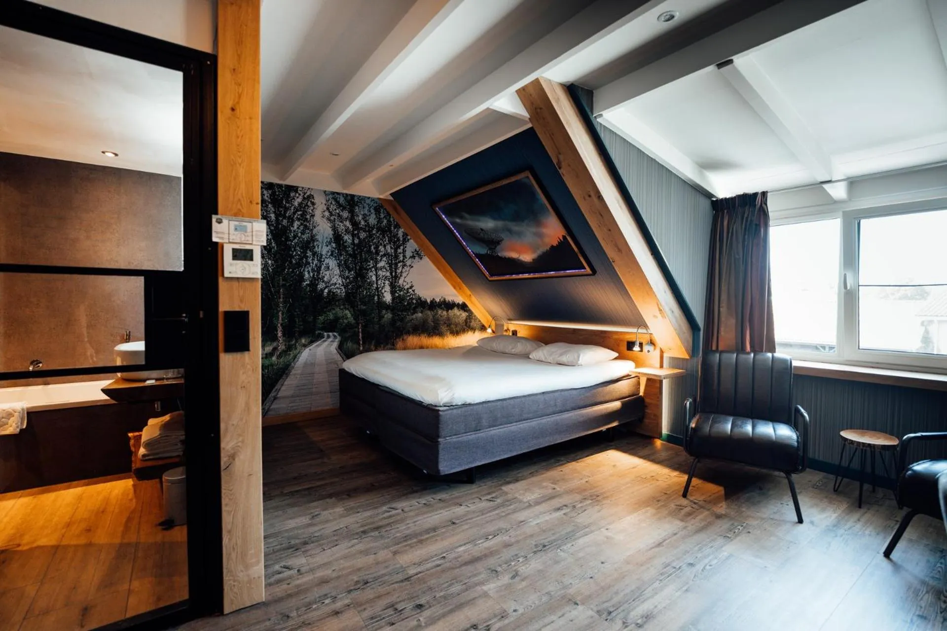 Shower, Bed in Boutique Hotel, Restaurant & Wellness Westerburcht