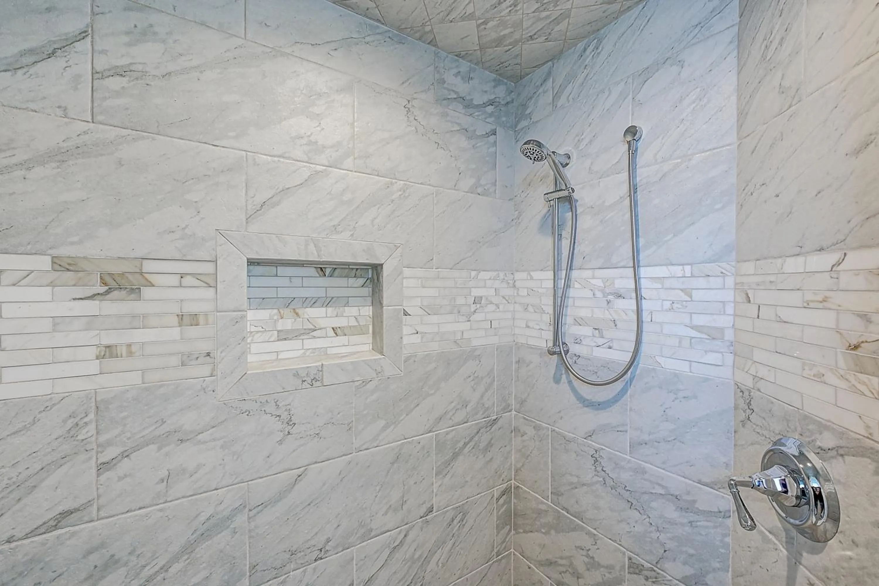 Photo of the whole room in Ocean Paradise