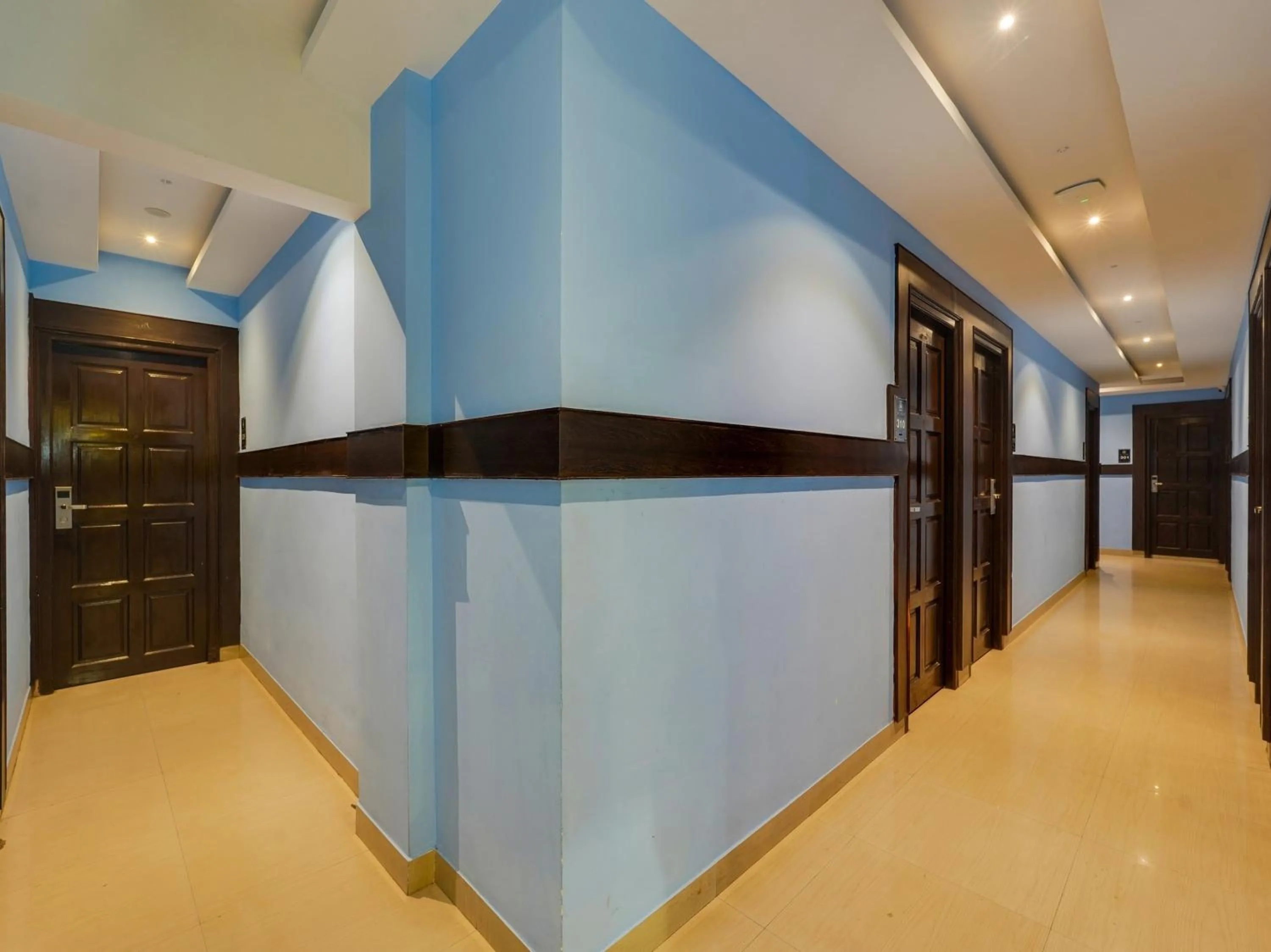 Lobby or reception in Al Noor Residency Business Class Hotel